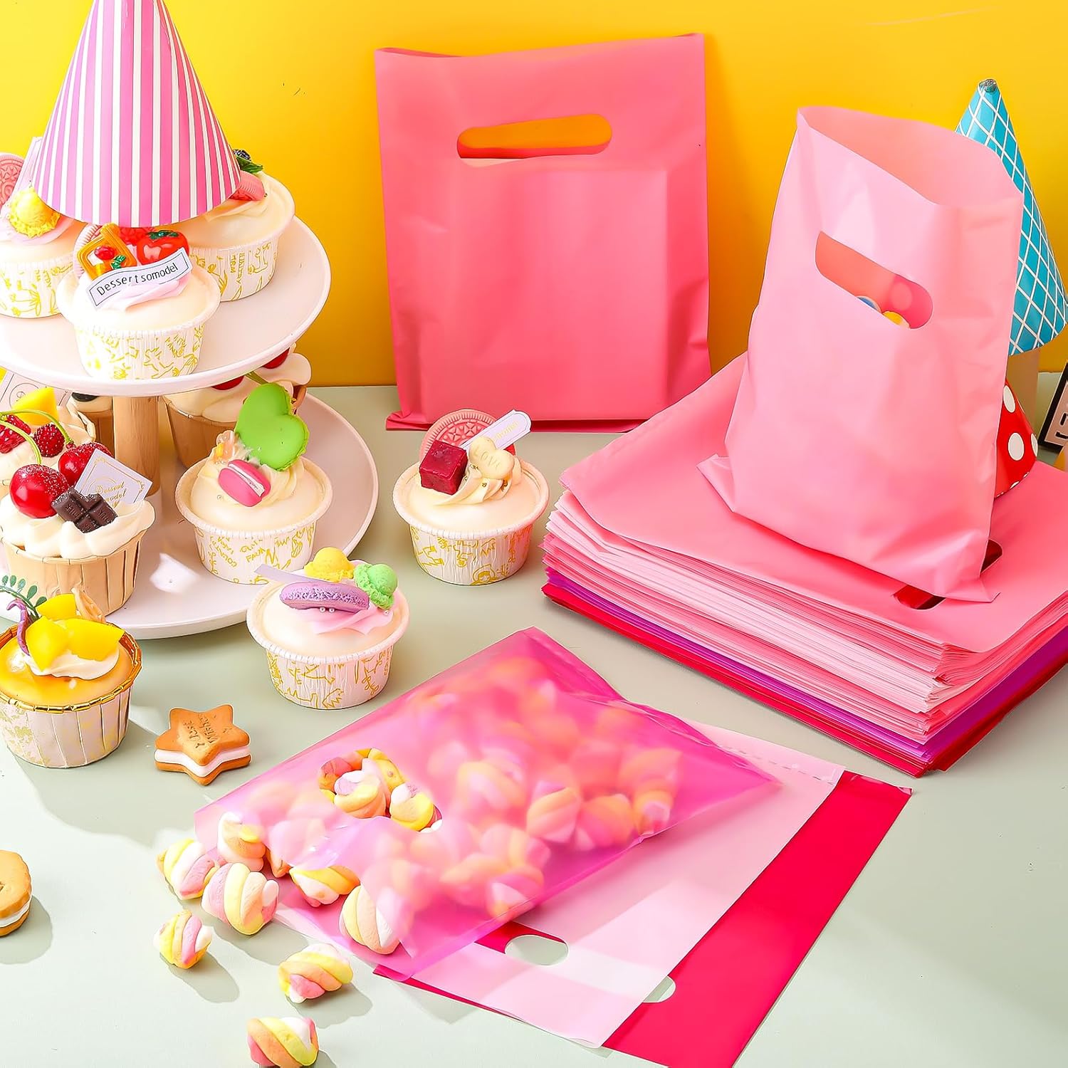 Sinload 400 Pcs Small Plastic Gift Bags 6 x 8 Inch Bulk Shopping Bags with Handles Die Cut Grocery Merchandise Container for Retail Business Birthday Wedding Party Supplies Donation(Pink Series)