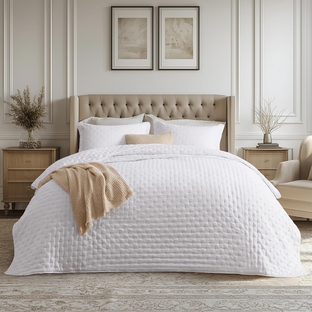 King Quilt - Lightweight Comforter King Size for Summer, Bright White Bedspread King with Clover Pattern, Soft Ultrasonic Coverlet, Modern All-Season Polyester Bedding, 106 x 96 Inches