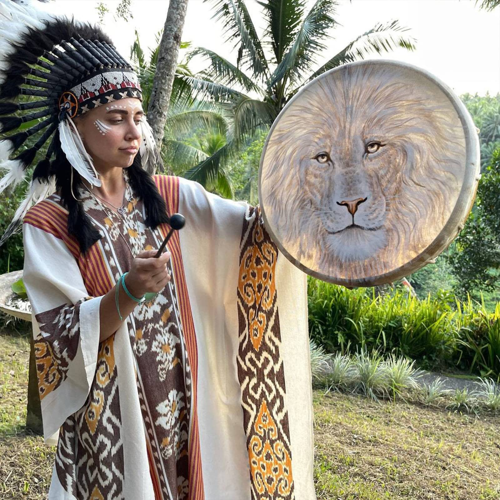 Tambor Chamán Hecho a Mano con Patrón de León, Instrumento Espiritual para Curación con Sonido (León)