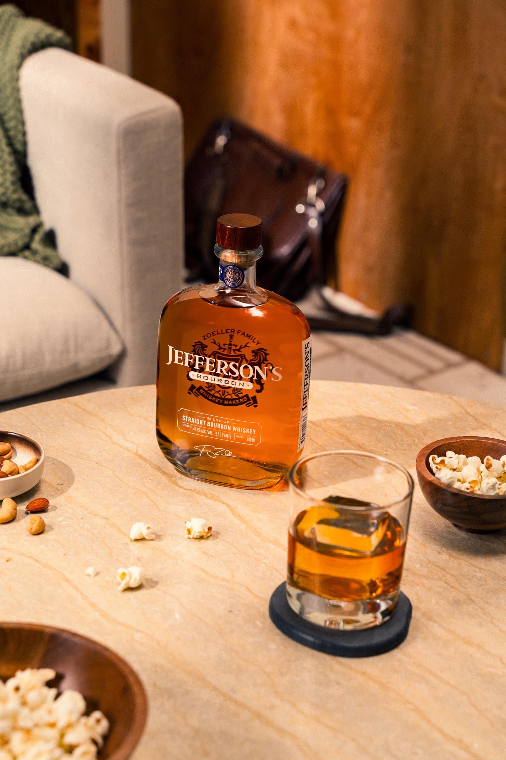 Jefferson's Straight Bourbon Whiskey, Vanille, Pfirsich, Toffee Aroma und eine feine Honig-Nuance, Pur oder in Cocktails genießbar, Vol. 41,15%, 0,7 l