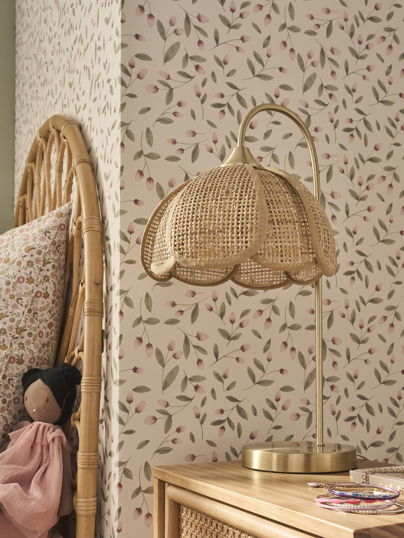 Vertbaudet Kinderzimmer Nachttischlampe aus Rattan mit Messingfuß gold