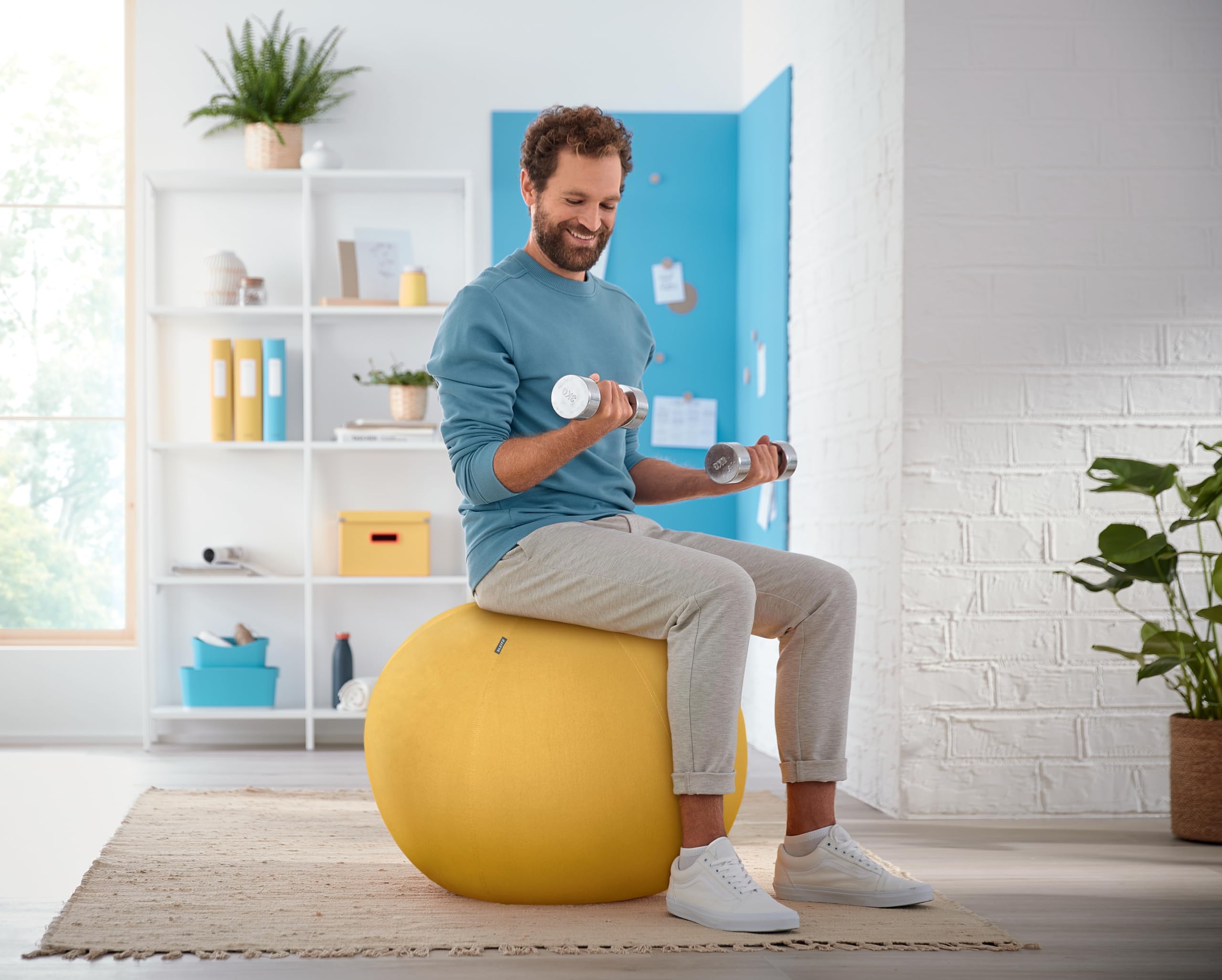 Leitz Ergo Cosy Active Palla da seduta dal Design Ergonomico con Rivestimento in Tessuto, Sfera Interna, Pompa ad Aria Manuale e 2 Tappi, 650 mm x 650 mm x 650 mm - Giallo Caldo
