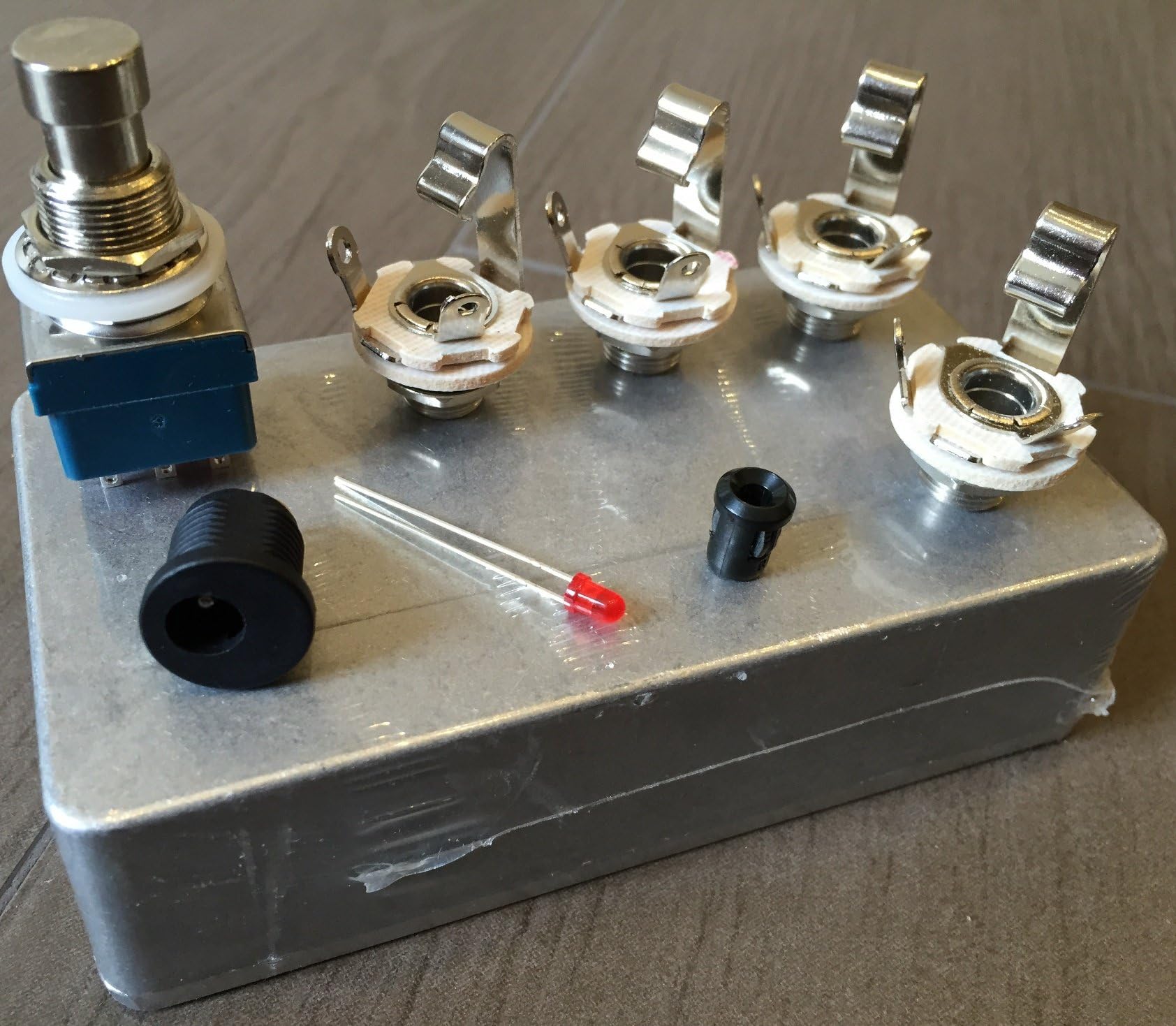 DIYPedalGearParts ® KIT guitar looper/switcher DIY, GUITAR LOOP TRUE BYPASS