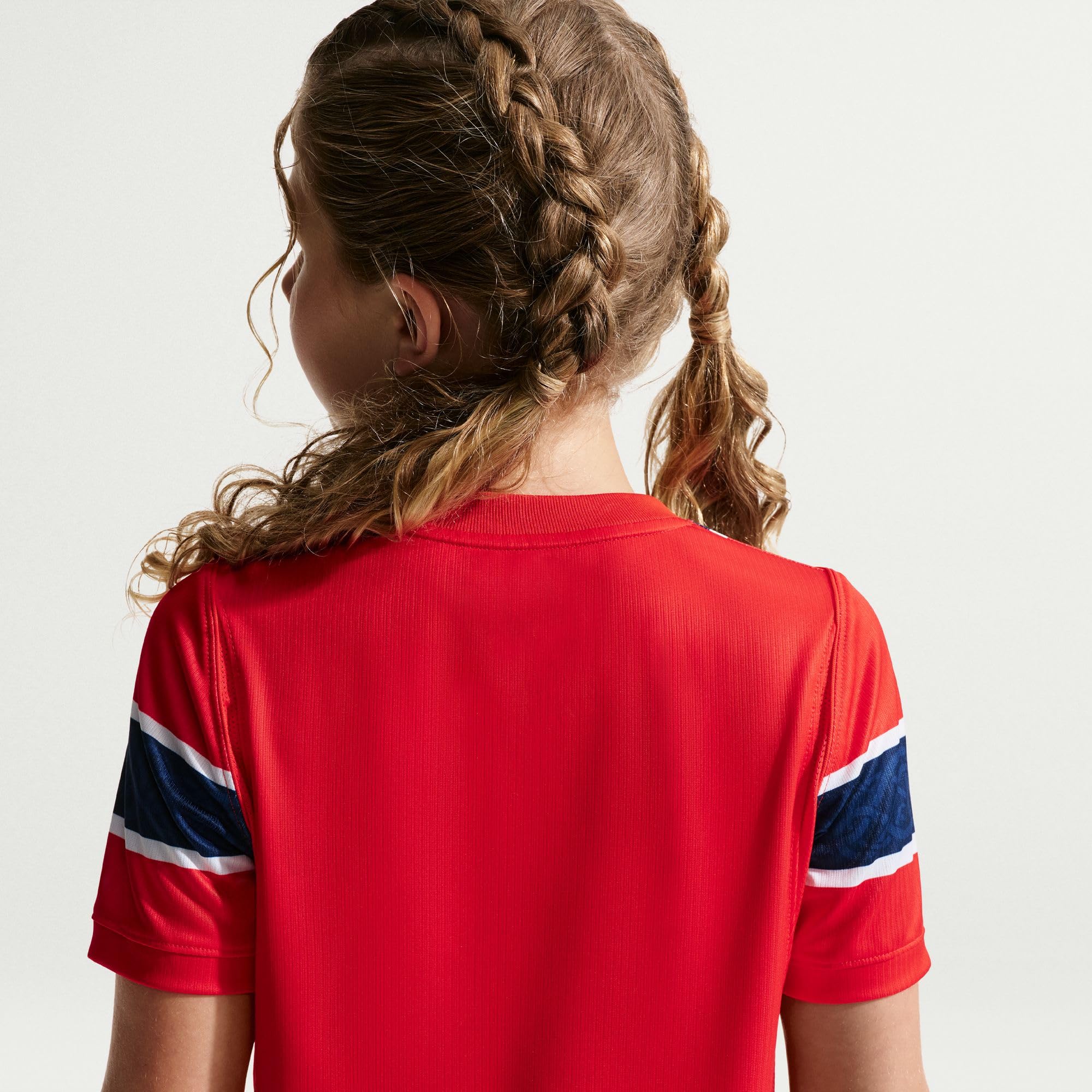 Norwegen 2026 Heimspiel Replika-Fußballtrikot mit Nike Dri-FIT-Technologie (ältere Kinder), IB5150