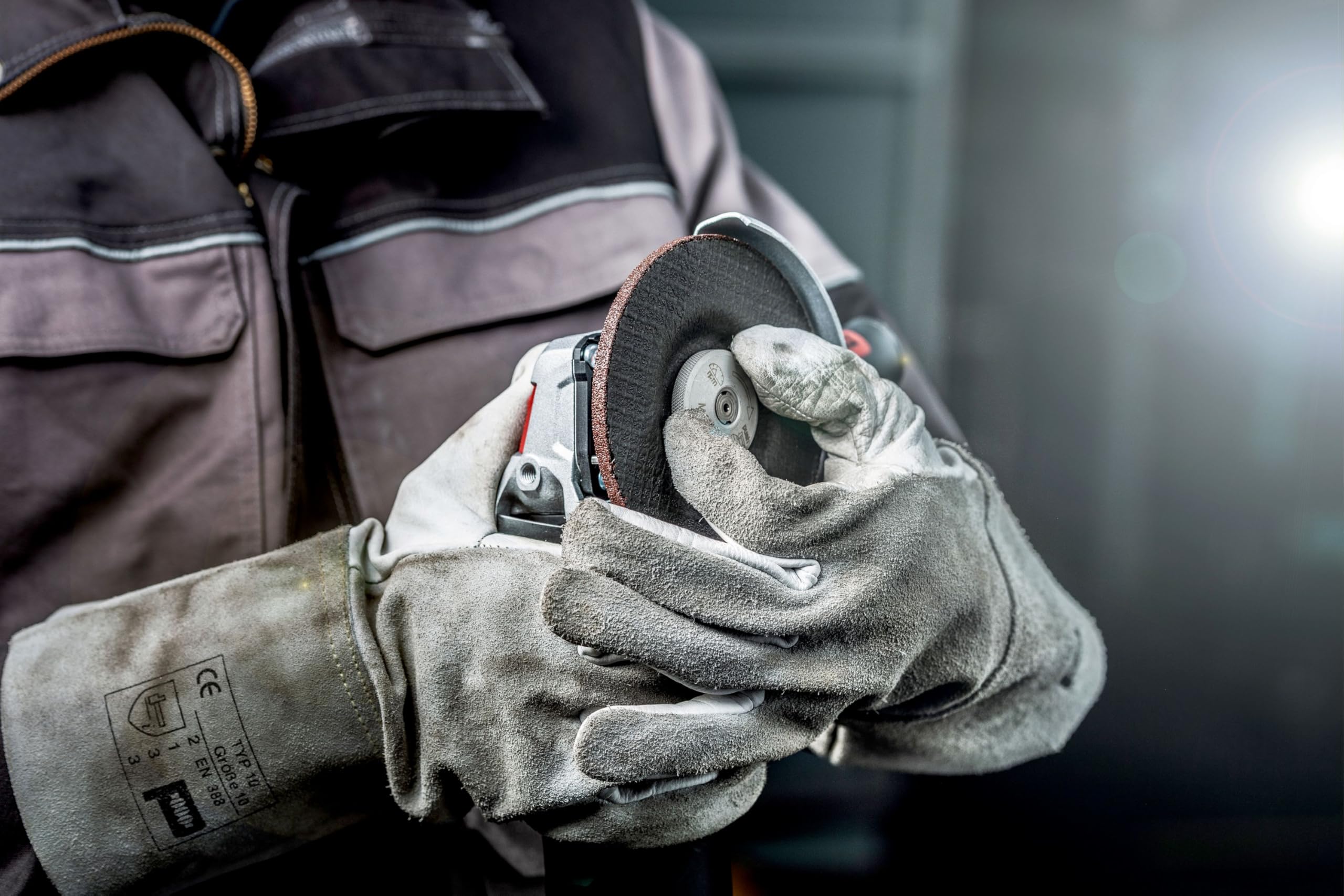 Metabo Amoladora Angular con cable WE 19-180 Quick RT (1900 W, Ø del disco 180mm, 8.200 rpm, Sistema M-Quick, Embrague de seguridad S-automatic, Arranque suave Softstart y Sistema Antivibración MVT)
