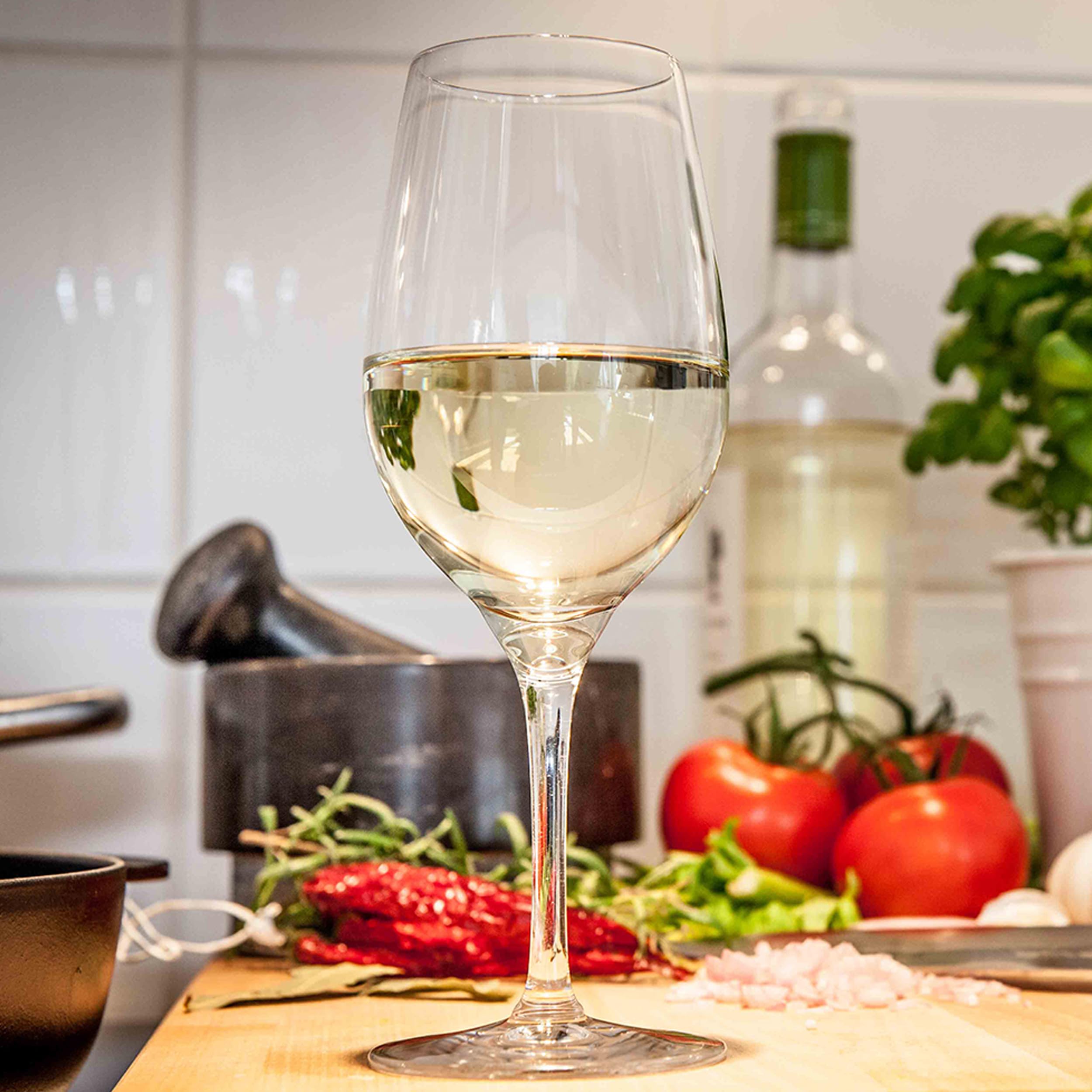 Stölzle Lausitz Verres à Vin Blanc Classic Lot de 6, 305ml – Verres en Cristal Robustes Idéaux pour les Vins Blancs & Rouges Légers – Lavables au Lave-vaisselle, Qualité Allemande