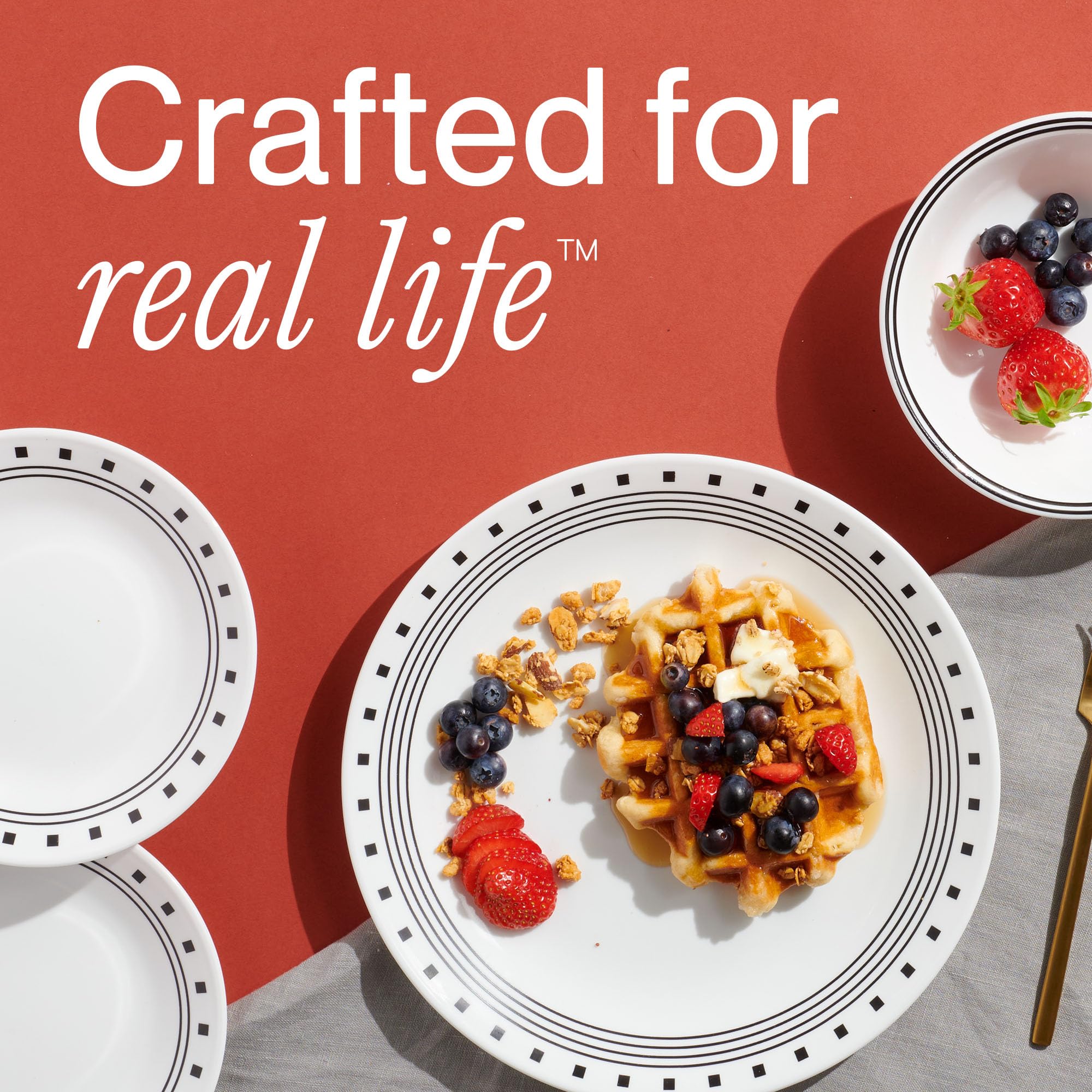 Corelle Juego de vajilla de 18 piezas, bloque de ciudad, servicio en blanco y negro para 6, vajilla resistente a las astillas, incluye platos llanos de 26 cm, platos de ensalada de 17 cm y cuencos de