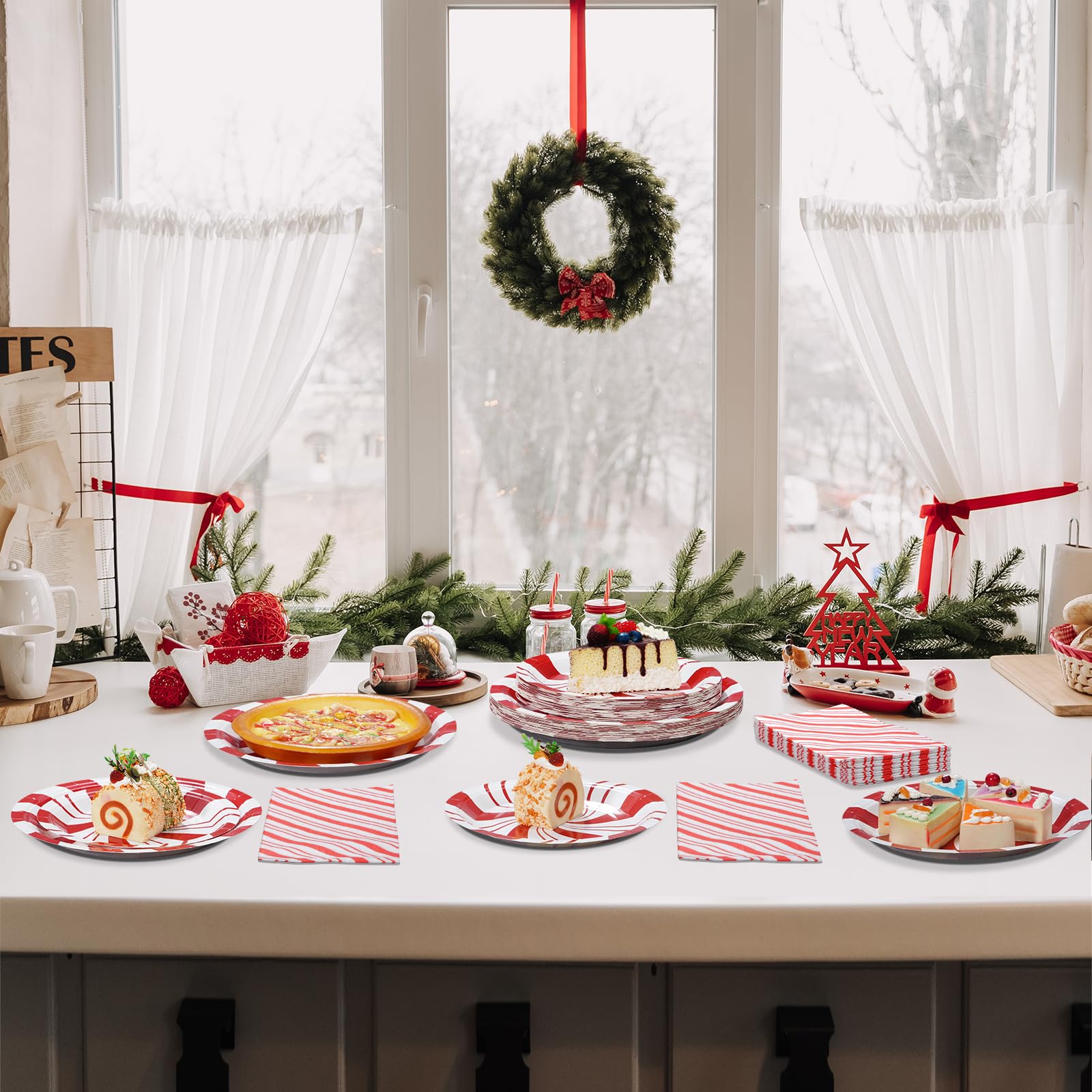 Lot de 150 assiettes de fête de Noël jetables en forme de canne à sucre d'orge - Assiettes et serviettes en papier rouge et blanc - Pour Noël, Nouvel An, fêtes de fin d'année, pour 50 personnes