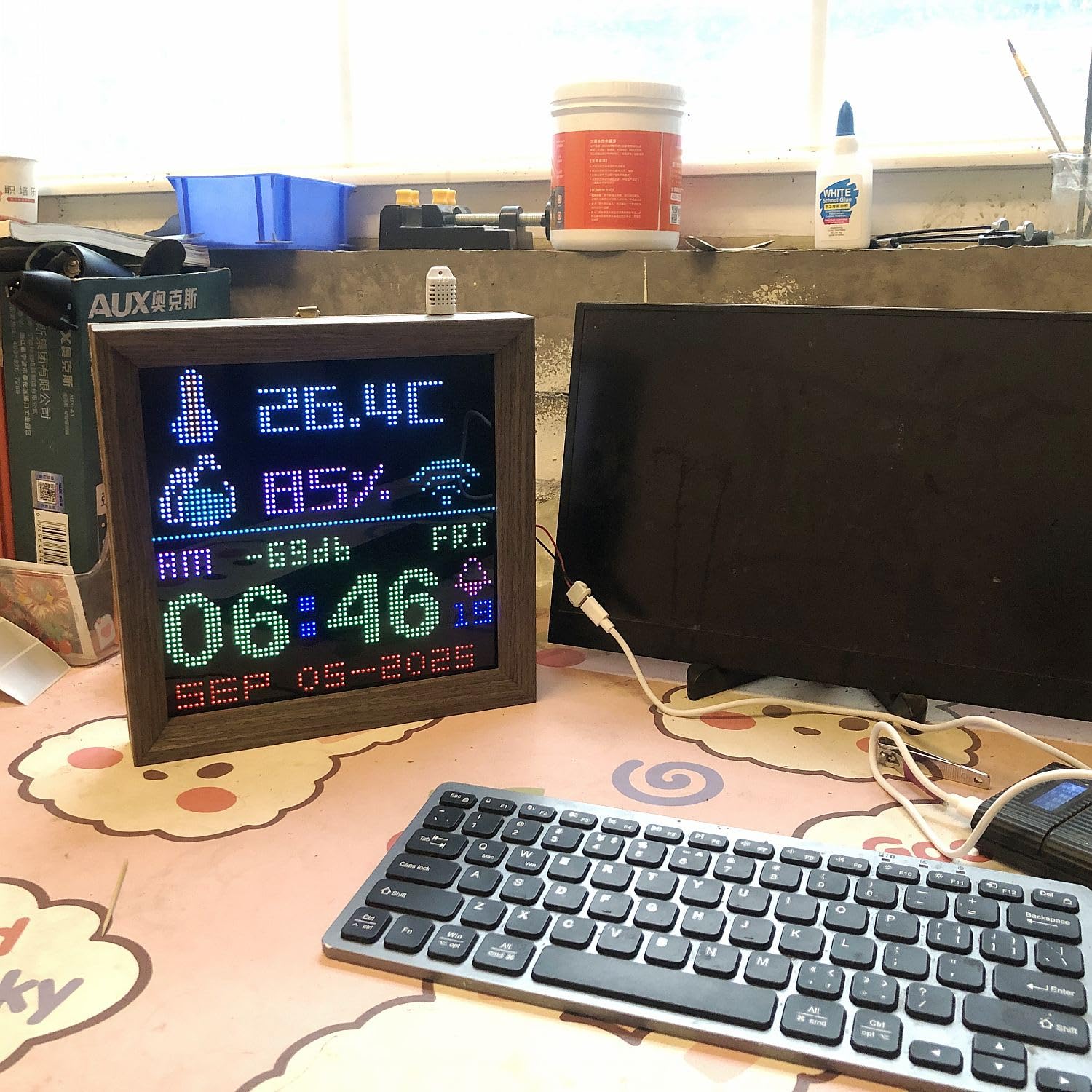Reloj despertador digital NTP con pantalla LED, pantalla de temperatura y humedad, reloj de pared