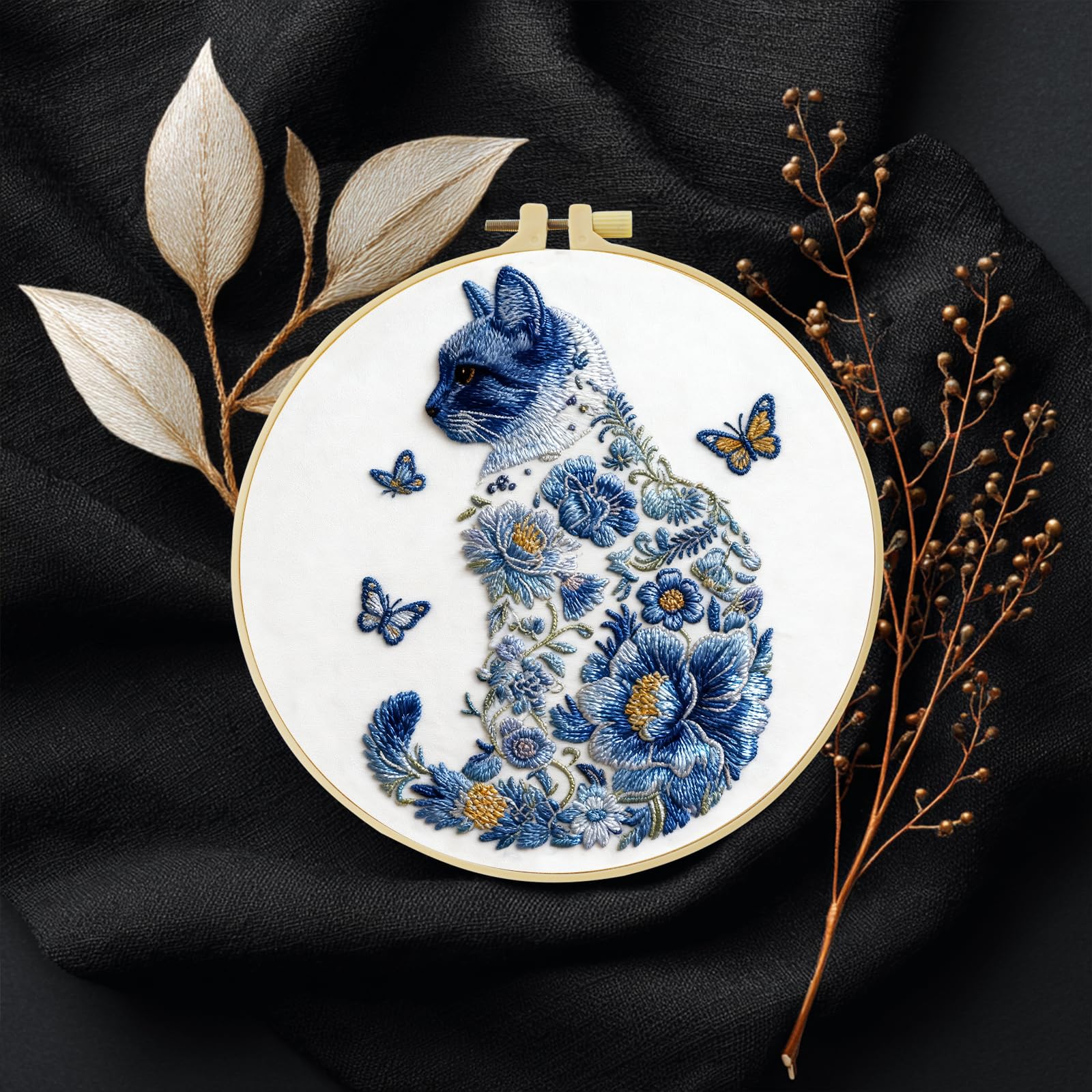 JOZYSH Kit de bordado con patrón de gato y mariposa de flores azules para principiantes y adultos, incluye tela, aro, hilos de color, agujas e instrucciones (idioma español no garantizado), punto a