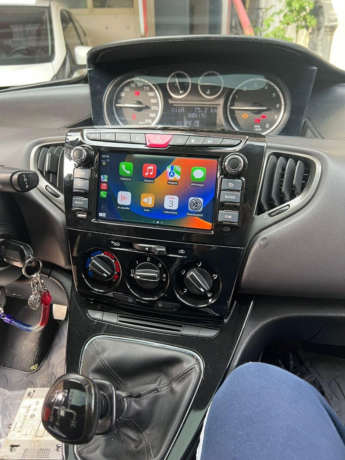 Autoradio da 7 pollici per Lancia Ypsilon Chrysler Ypsilon 2011-2020 Android 15 Carplay Navigazione Radio Lettore Video Multimediale Touch Screen Bluetooth GPS WiFi Android Auto (4 Core 2+32GB)