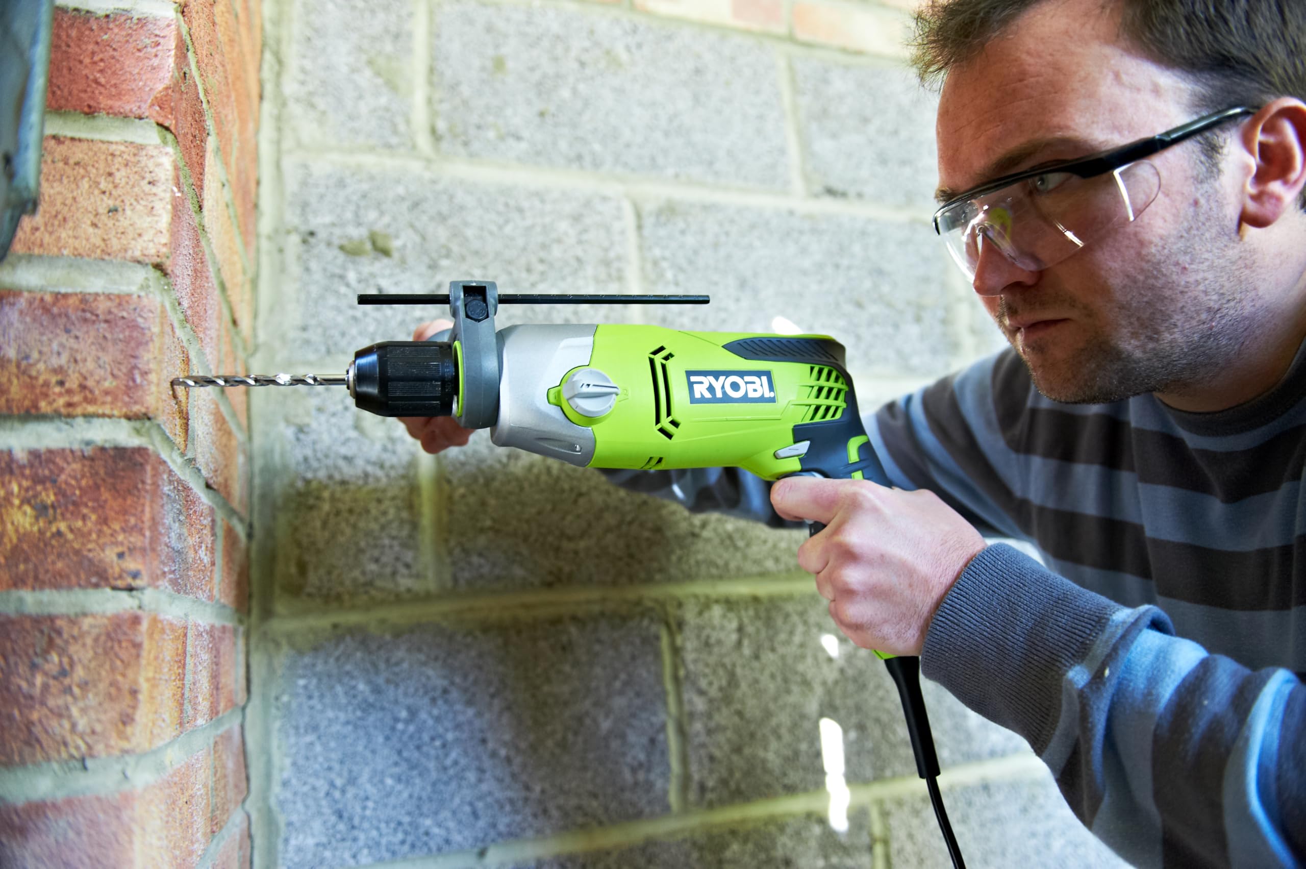 RYOBI - Perceuse à Percussion 1200W RPD1200-K – Mandrin 13mm, Poignée Latérale, 2 Vitesses, Idéale Travaux Lourds Béton, Pierre, Métal