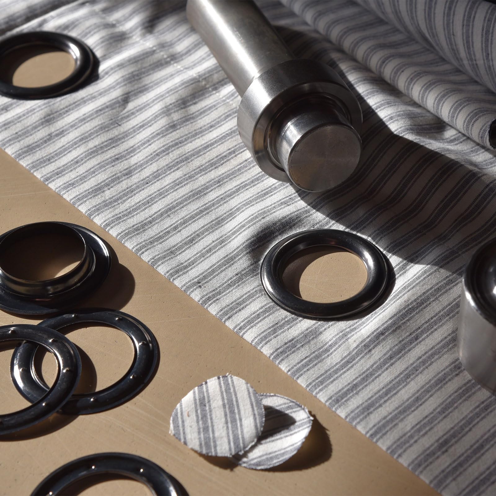 Kit Occhielli Con Perforatrice - Occhielli In Ottone Da 11 Mm Per Fai Da Te E Craft