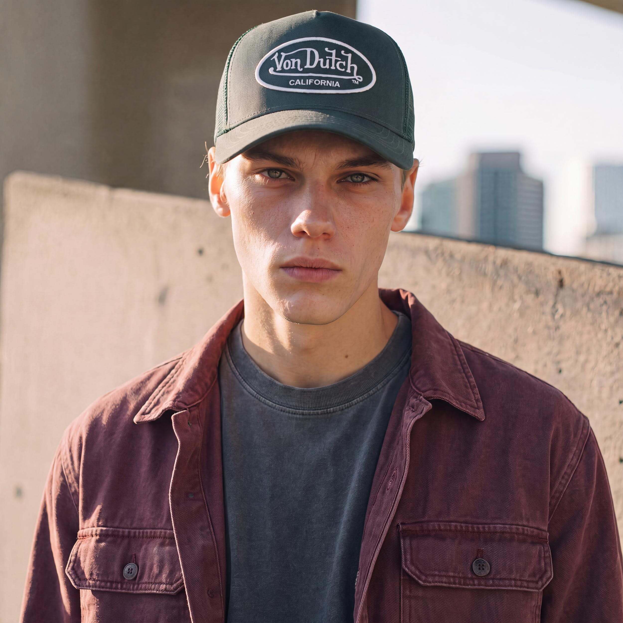 Von Dutch Klasyczna Czapka z Ovalnym Logo, Czapka Baseballowa, Czapka Trucker z Daszkiem, z Siateczką, Damska/Męska - Tył Typu Snapback, z Daszkiem, na Wiosnę, Lato, Jesień, Zimę, Rozmiar uniwersalny