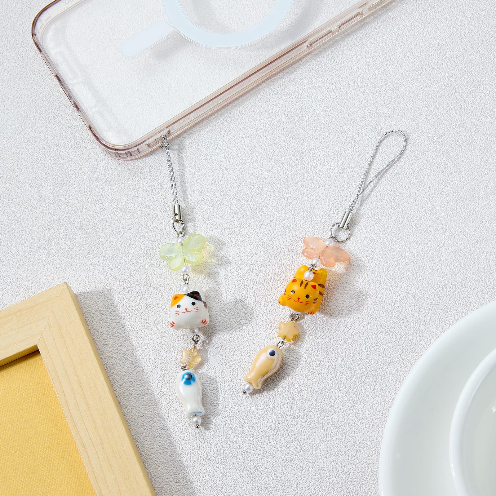 BEEFLYING 1 Pièce Pendentif Téléphone Chat Orange Pendentif Papillon Raffiné en Perles Breloque Porcelaine Poisson Pour Porte-clés et Sacs