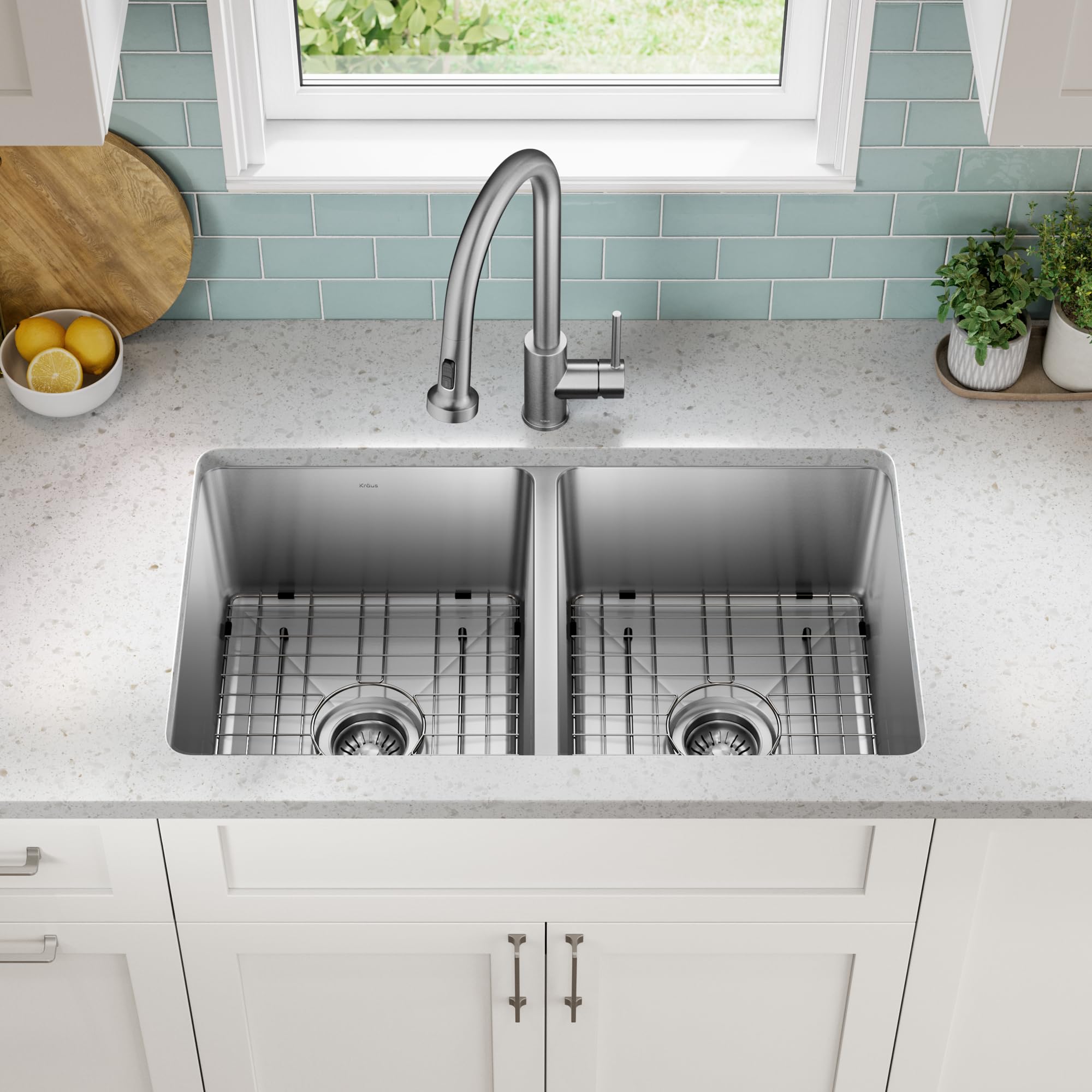 KRAUS Fairlane 33-inch Undermount Kitchen Sink – 18-Gauge Stainless Steel, Single Bowl, With Bottom Grid And Drain Assembly