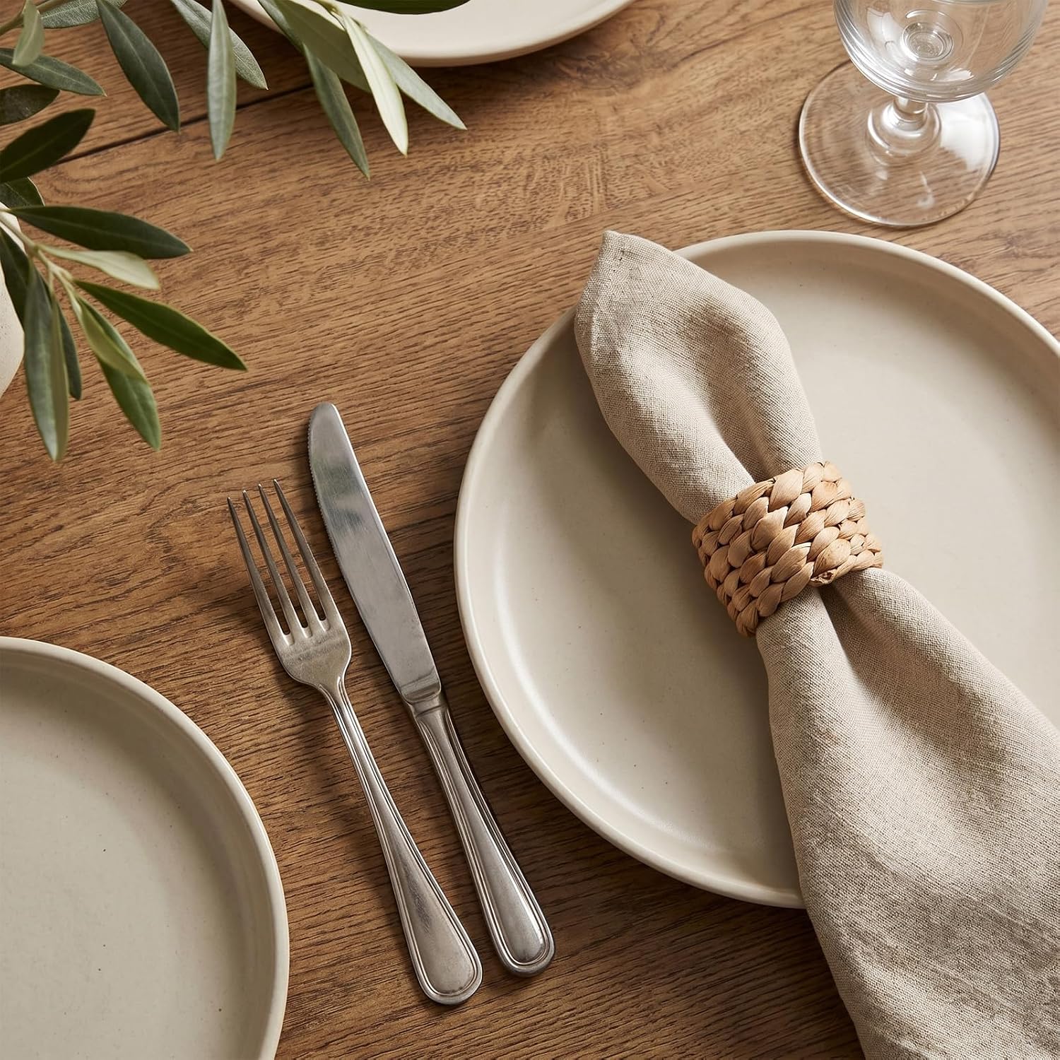 30 Pcs Woven Napkin Rings Set, Rustic Napkin Ring Holders for Farmhouse Table Decor, Natural Rattan Napkins Rings Bulk for Wedding, Thanksgiving, Christmas Dinner Party, 2.16 x 1.57 Inches