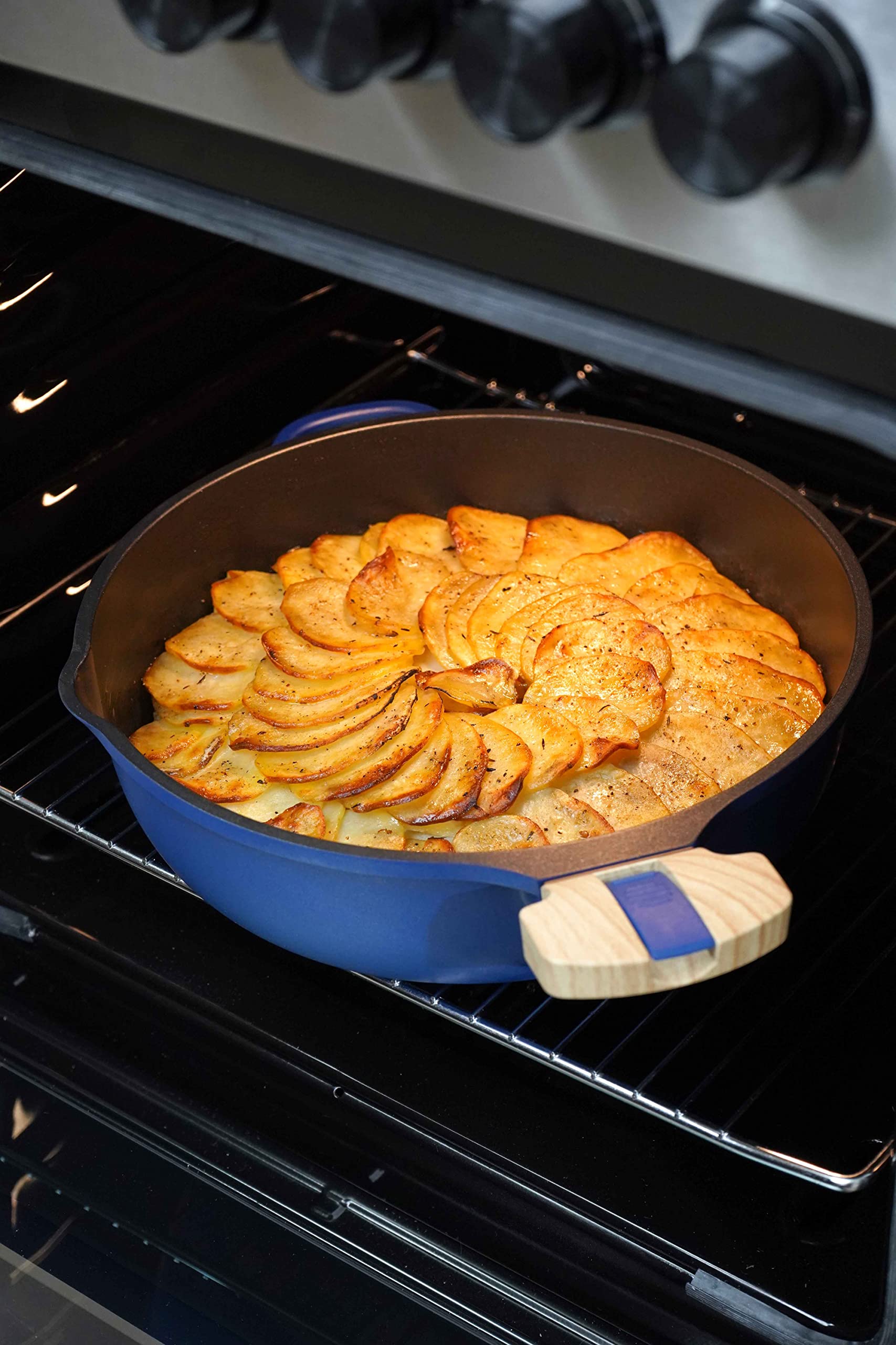 COOKUT - La Fabuleuse poêle 8 en 1 – Un seul ustensile qui remplace poêle, casserole, sauteuse - Avec 2 poignées amovibles, panier vapeur/friture, spatule en bois - SAPHIR
