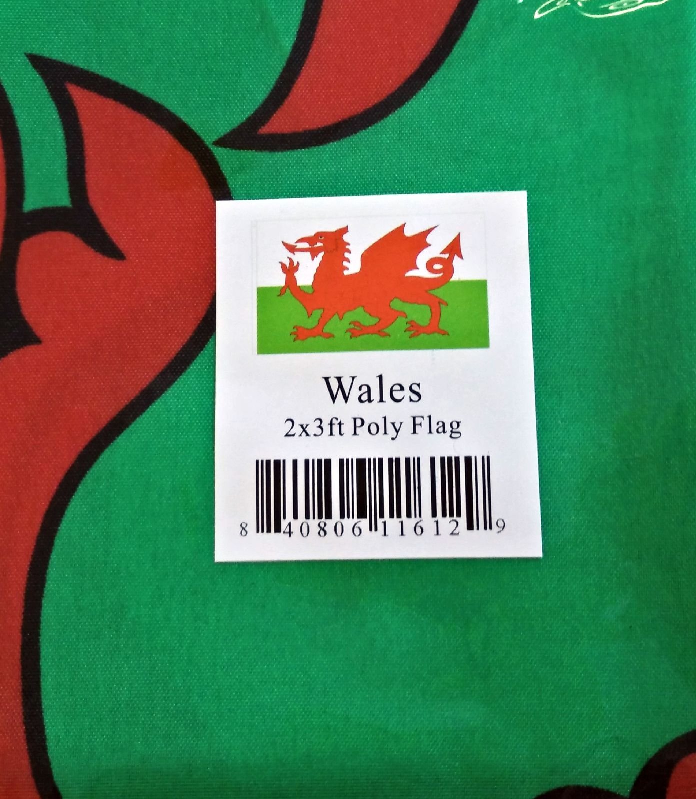 Wales Flag Welsh Flag With Red Dragon Y Ddraig Goch In Front Of One Of Towers Of Carmarthen - Foto 6