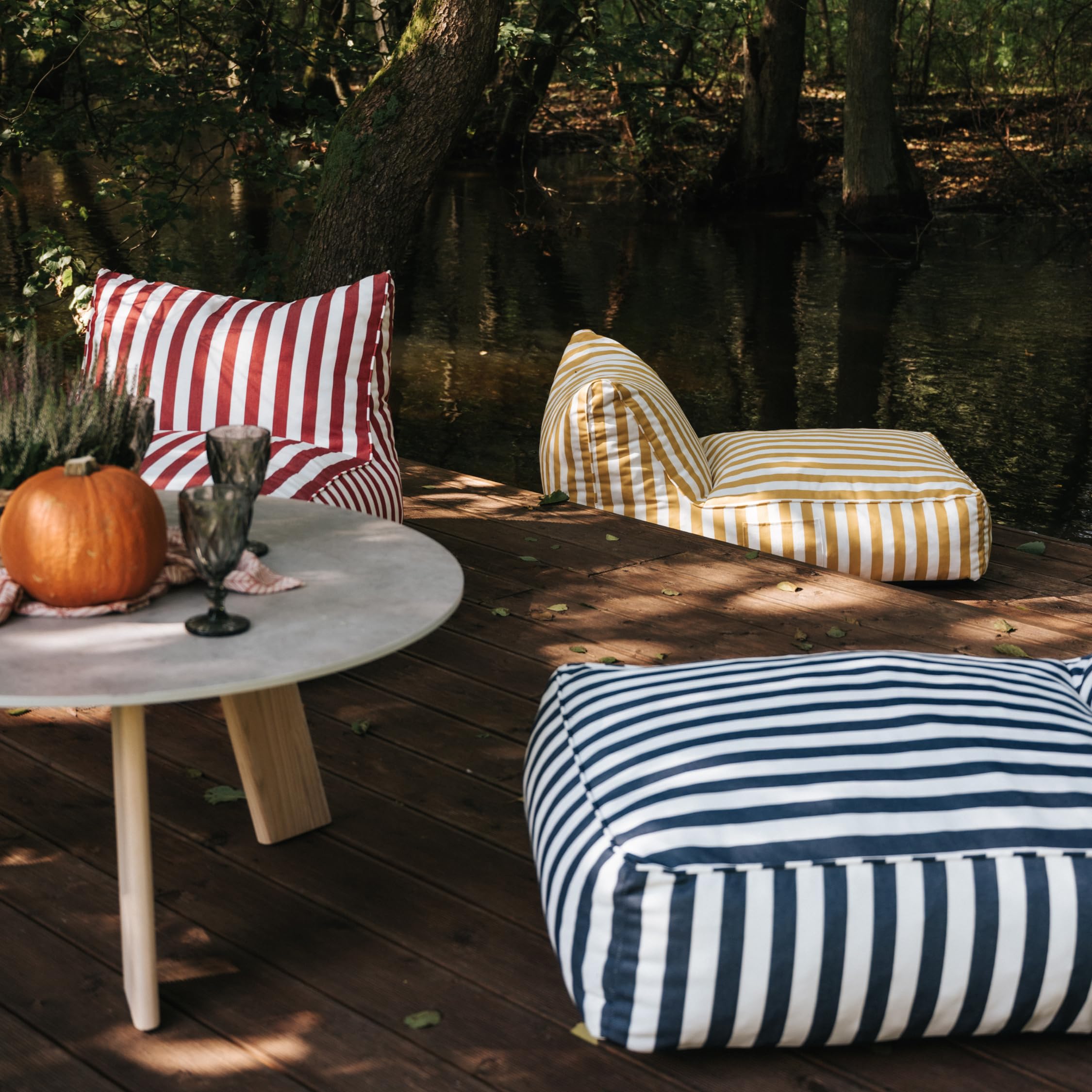 Gutekissen® Sitzsack Erwachsene XXL - Outdoor Sitzkissen Wetterfest - im Streifen-Design - bequemer Loungesessel für Terrasse, Balkon, Garten & Patio, UV-beständig - 72x102x65cm (Beige)