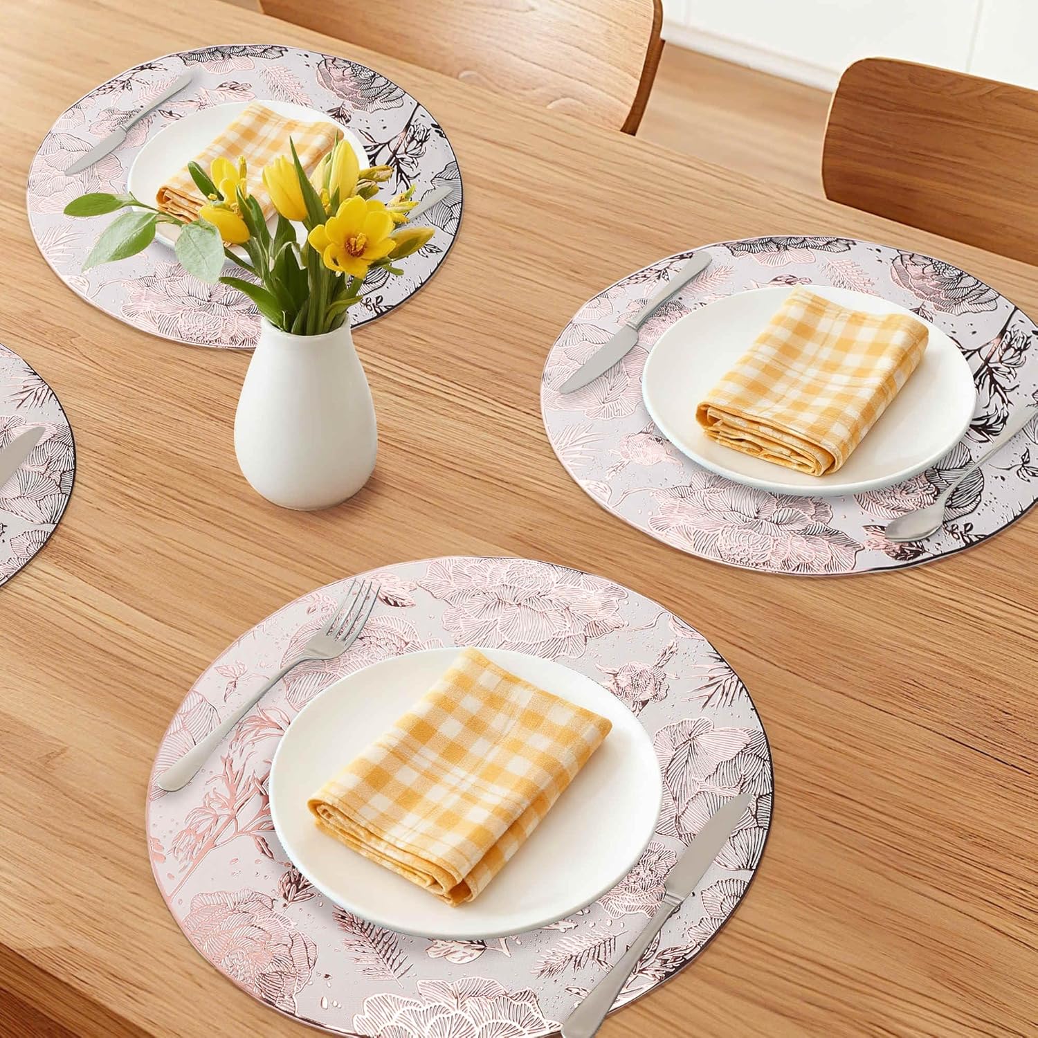 Placemats Set of 6 Plastic Placemats for Kitchen Dining Table Decor Table Placemats Wipeable Floral Table Mat 15inch Pink