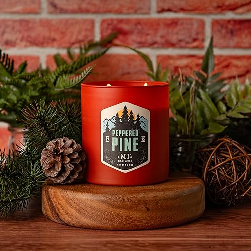 Miniatura 6 de Manly Indulgence Vela perfumada en tarro para hombres, 2 mecha de algodón, colección All American, rojo, 15 onzas, hasta 60 horas de combustión,