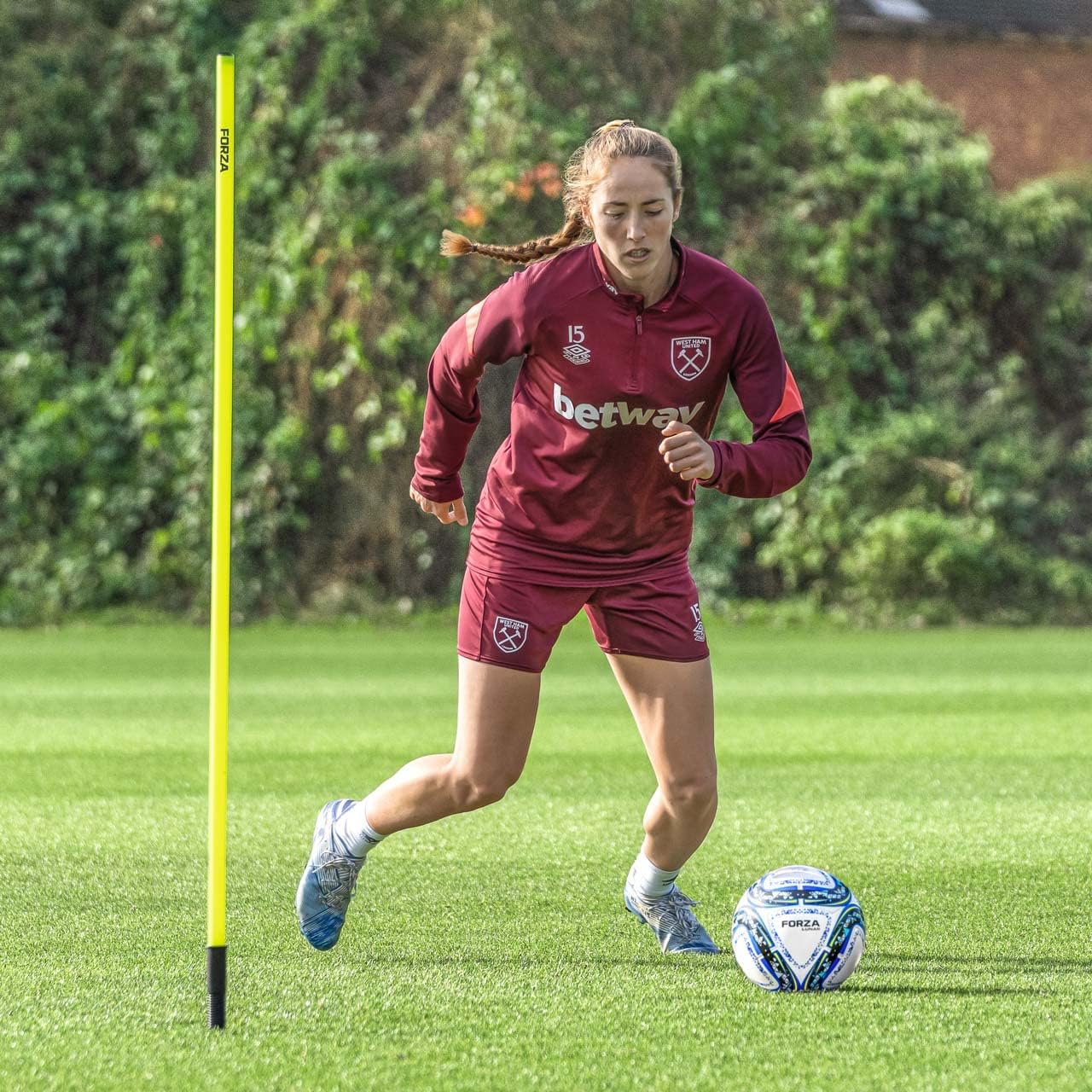 Net World Sports Forza Slalom Training Agility Poles | 5ft or 6ft Spring Loaded Poles | Soccer Training Equipment | Agility Training Equipment | Speed Training Equipment [8 or 16 Pack Available] : Sports & Outdoors