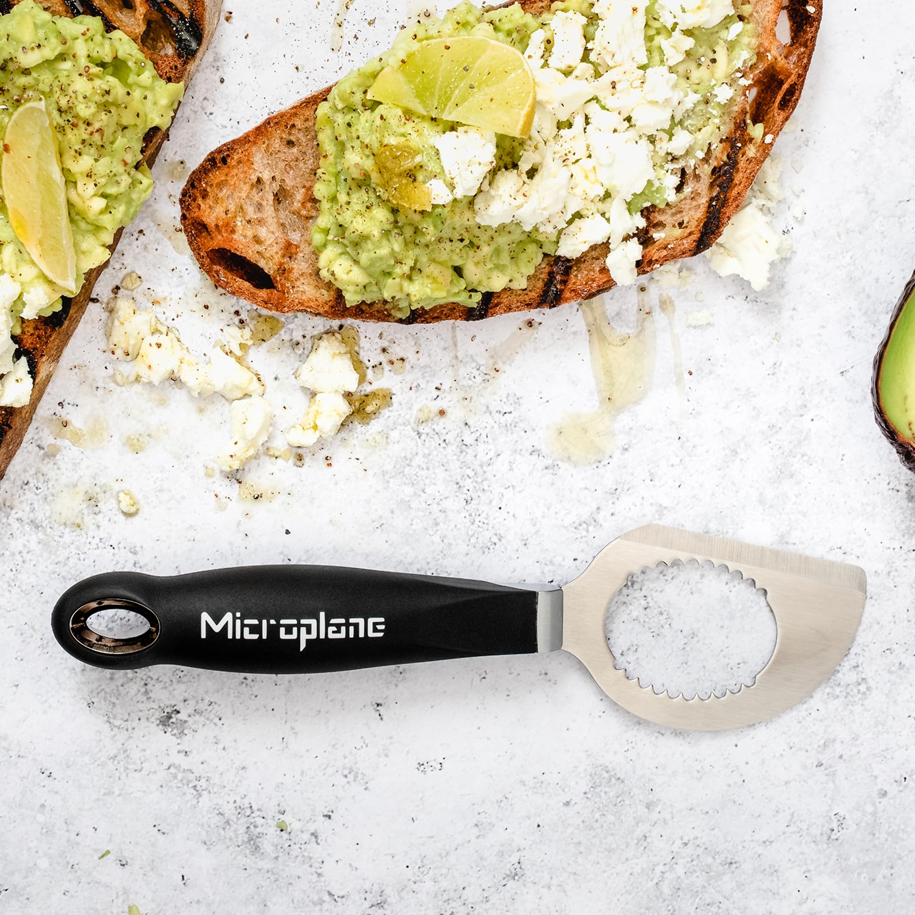Microplane 3 in 1 Affetta Avocado, Avocado Slicer, Taglia Avocado, Multifunzione Avocado Con Lama In Acciaio Inox | Gadget Di Cucina per tagliare Frutta E Avocado