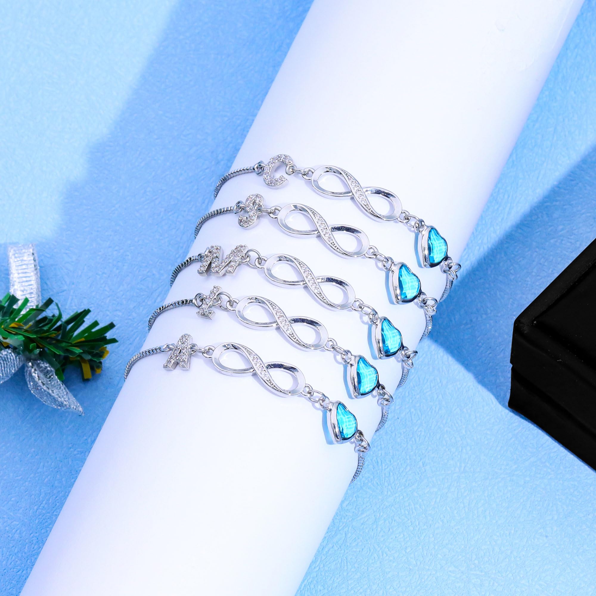 Kraven Bracciale Iniziali simbolo dell'infinito da Donne, Lettera A-Z Daino Pietra di Nascita Blu Ciondolo 26 Alfabeto Monogramma Braccialetto per Ragazze Adolescenti Figlia