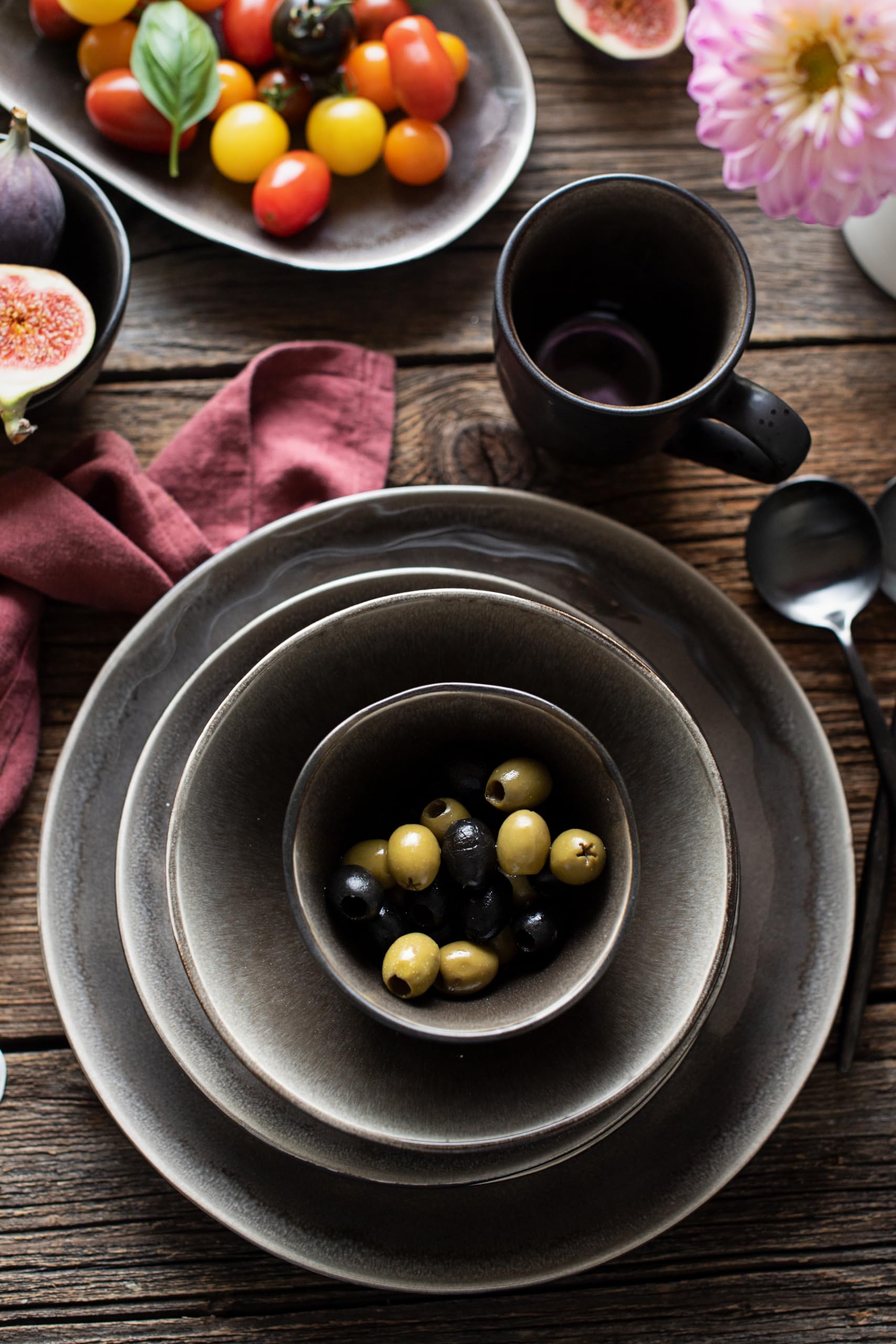 MÄSER 934072 Serie Niara Organic, moderno juego de cuencos para 4 personas en emocionante aspecto vintage, juego de 9 cuencos con combinación especial de esmalte en negro y marrón, gres