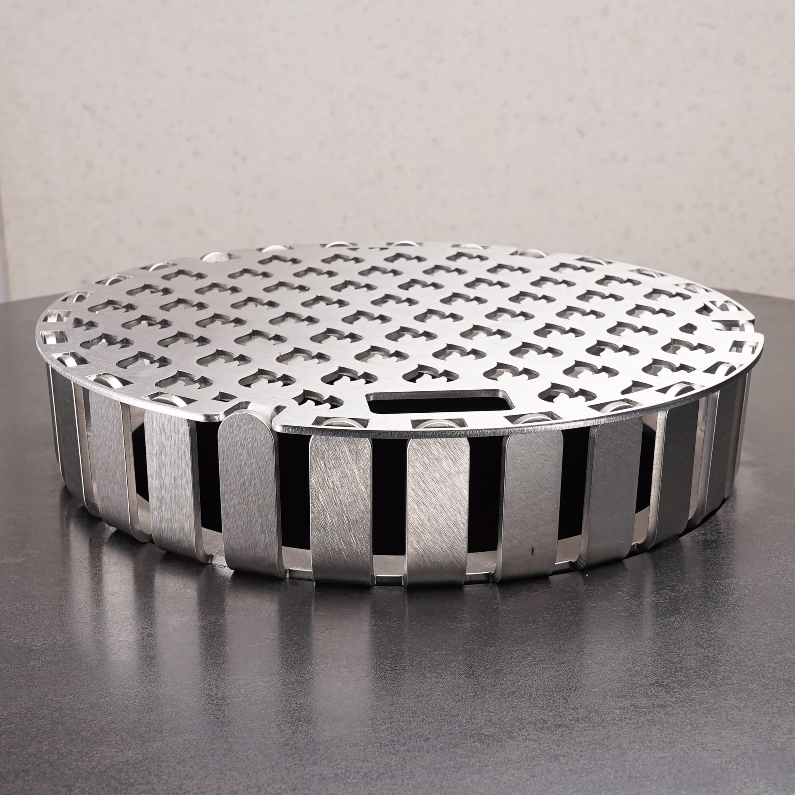 Wk³ad grillowy ze stali nierdzewnej do grilla z p³yt± ogniow± Grillrost.com z otworem 35 cm z oznaczeniem p³omienia