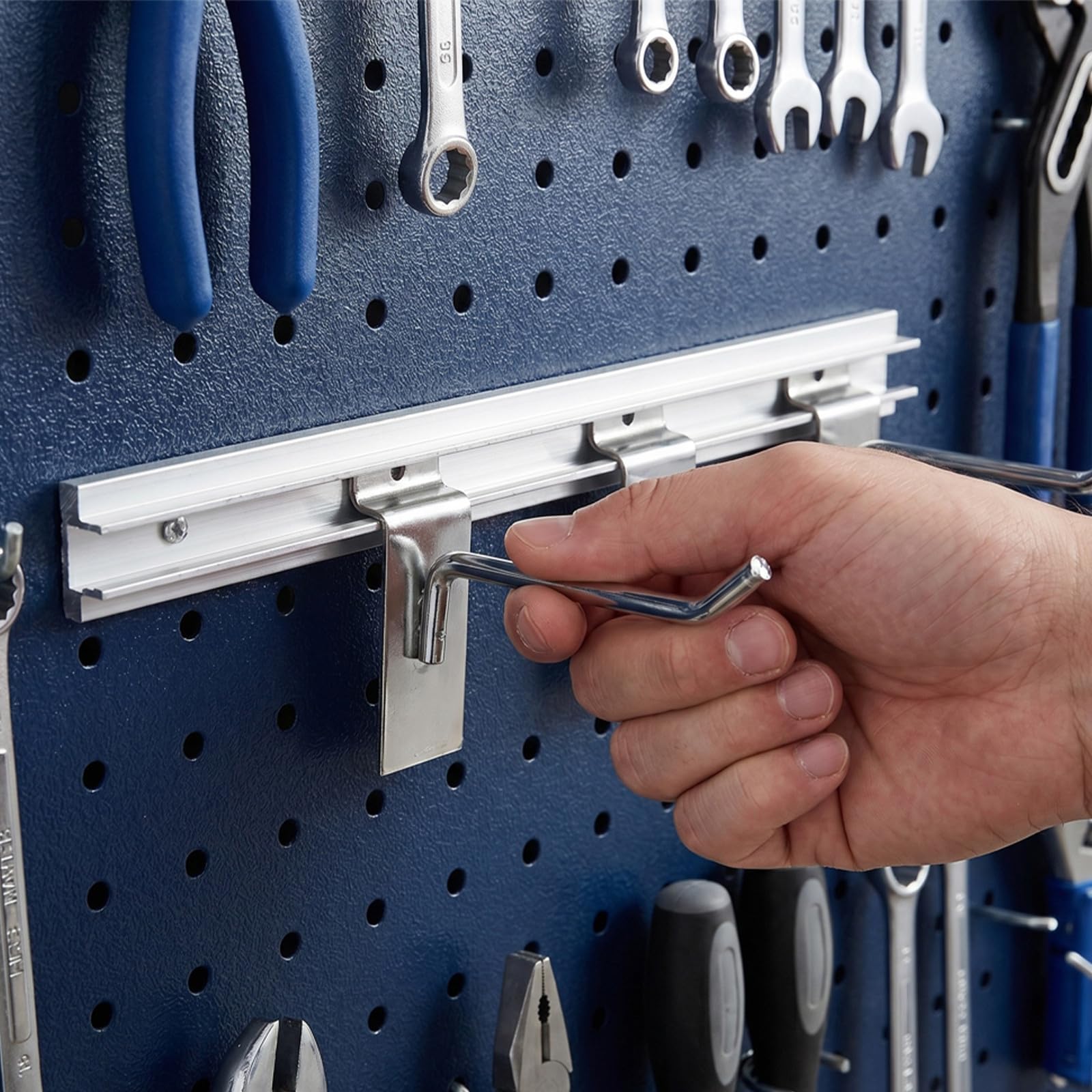 Ganci per Pannello Forato in Ferro Argento per Esposizione Flessibile, Facile Installazione, 2 Set per Casa e Supermercato