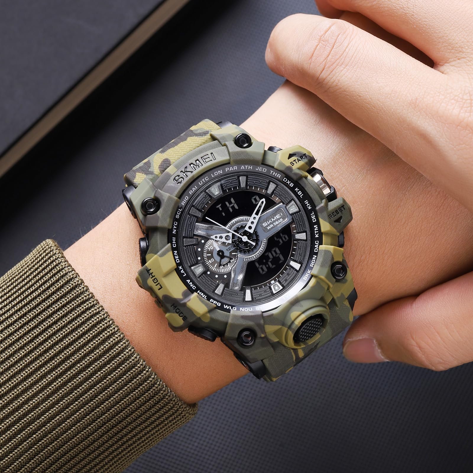 FANMIS Orologio sportivo da uomo, impermeabile, tattico, militare, con retroilluminazione a LED, cronometro, sveglia, conto alla rovescia, grande quadrante per escursioni e avventure