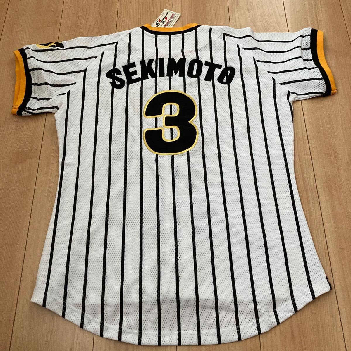 Amazon.co.jp: 元阪神タイガース 関本賢太郎 選手 2005年交流戦 復刻