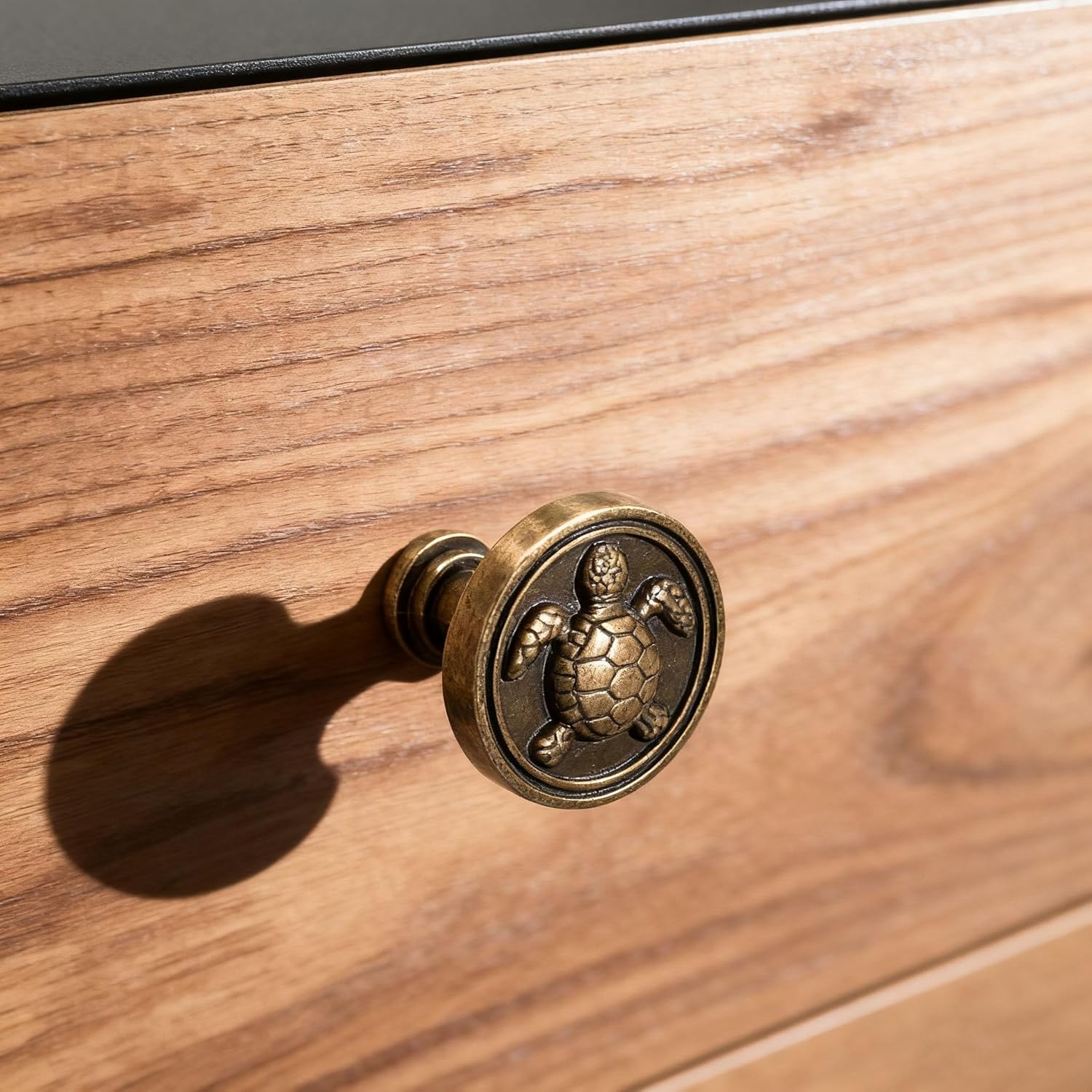 Antique Brass Turtle Cabinet Knobs(Set of 8), Nautical Drawer Pulls Vintage Round Dresser Knobs Coastal Ocean Animal Theme Cabinet Pulls Used for Kitchen/Cupboard/Bathroom/Hardware