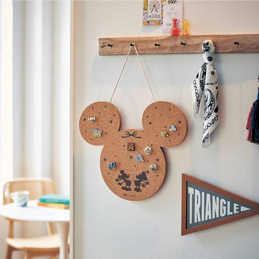 Amazon.co.jp: [ベルメゾン] ディズニー ピンバッジ 収納ボード