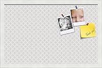 Vista 251 de PinPix Tablero de anuncios de corcho de 12 x 12 pulgadas. Este tablero decorativo enmarcado viene con diseño de círculos B W y un marco blanco