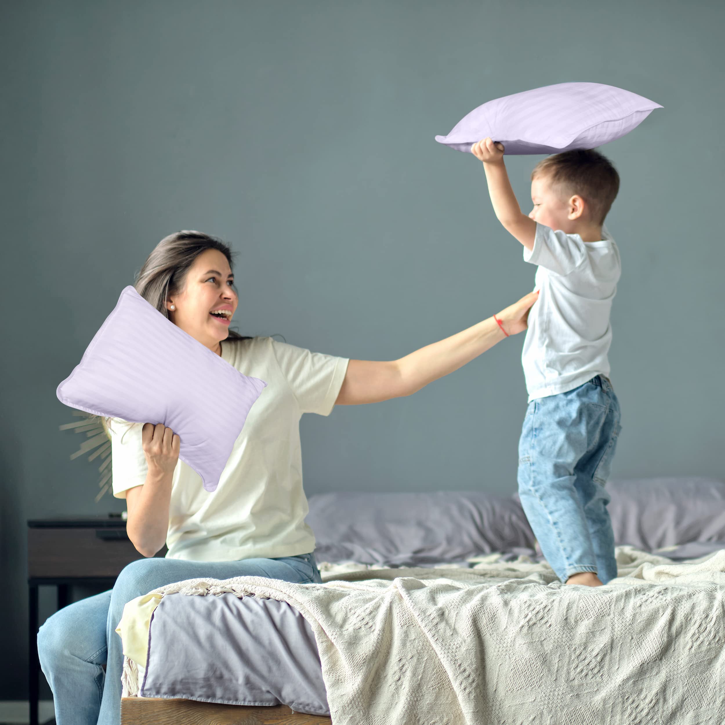 Utopia Bedding Almohada para niños pequeños (Lavanda, Paquete de 2), Almohadas de 13 x 18 Pulgadas para Dormir, Carcasa de Mezcla de algodón Suave y Transpirable, Relleno de poliéster, Almohada para