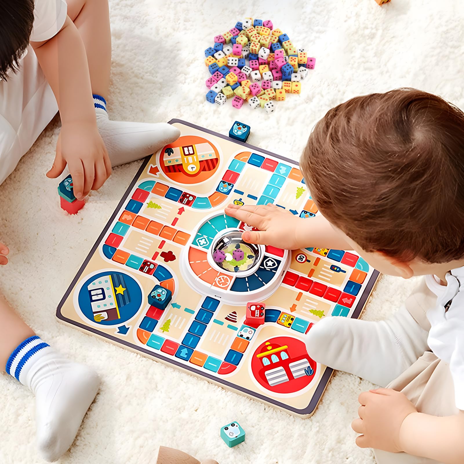 Set de 100 Mini Dados D6 de 5mm, Dados Cuadrados Surtidos para Juegos de Mesa, Actividades Educativas de Matemáticas, Fiestas Temáticas de Casino y Recuerdos - Multicolor