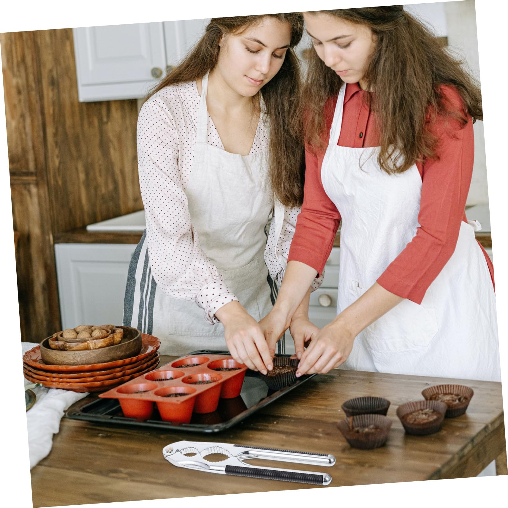 VINTORKY 1Pc Walnut Shell Opener Tool Heavy Duty Nutcracker for All Nuts Versatile Cracker Plier for Walnuts Pecans Crabs Seafood Easy to Use Portable Silver