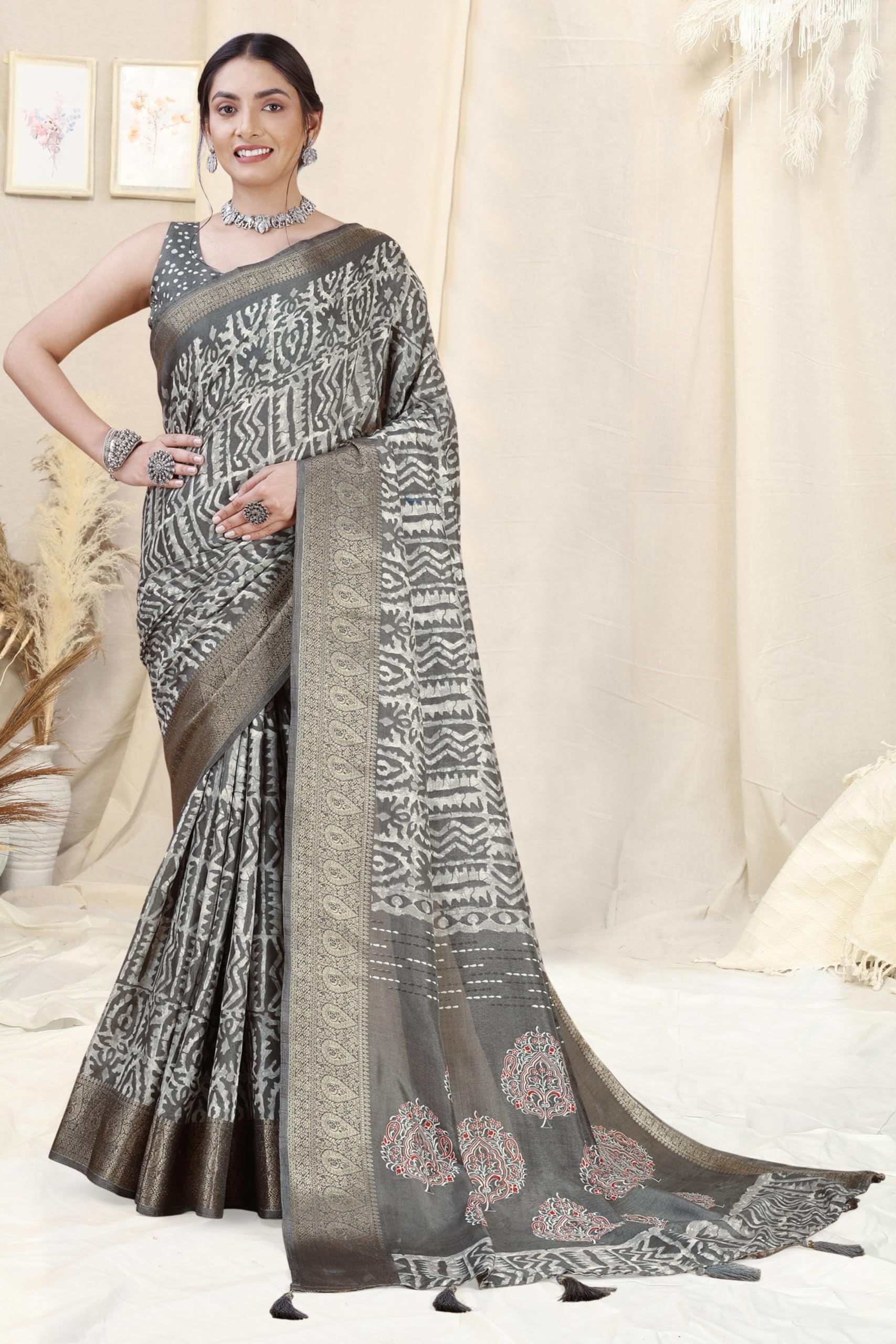 MIRCHI FASHION Women Dola Silk Batik Printed Saree with Blouse Piece (39948 - Grey, Off White) - Image 5 thumbnail