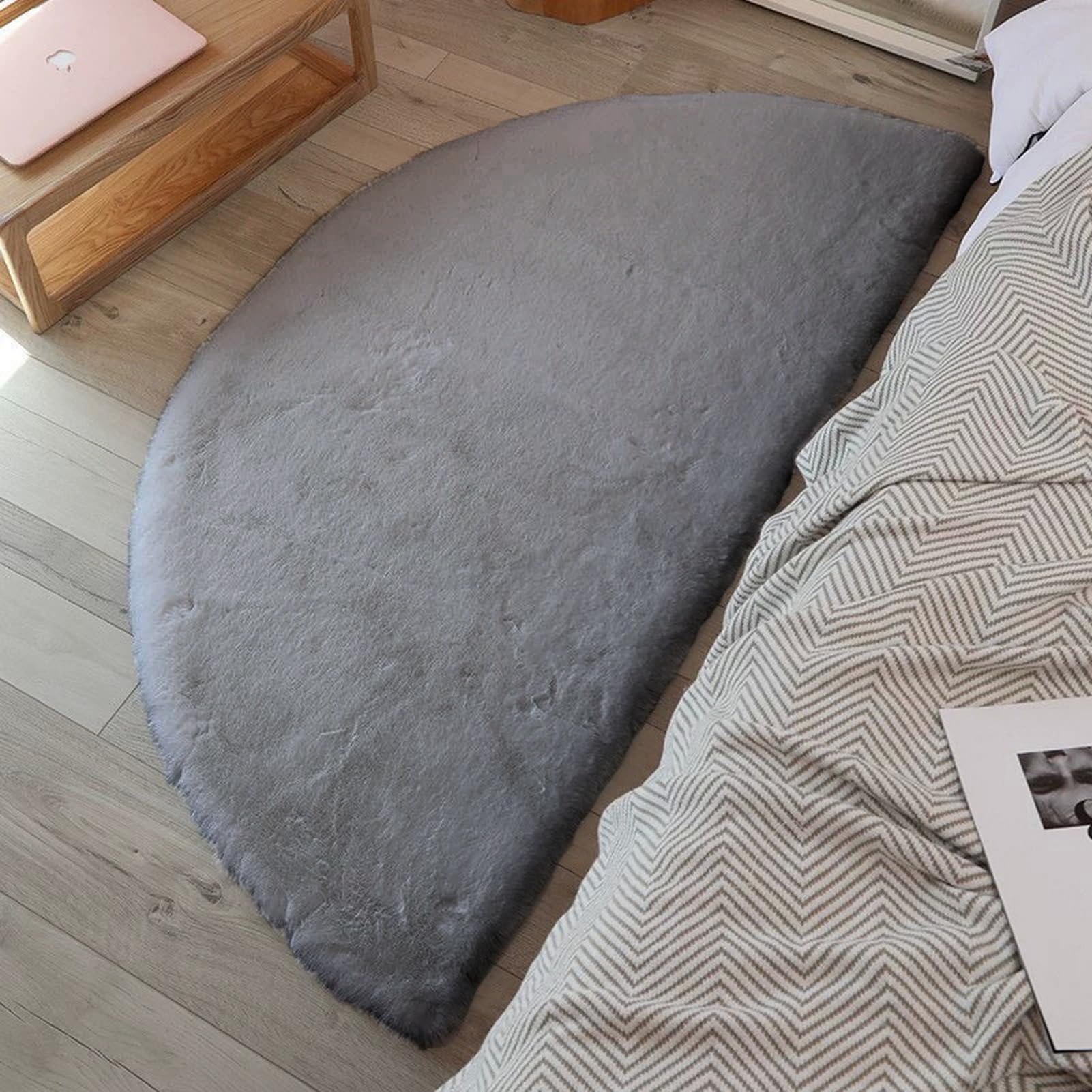 Tapis en fausse fourrure antidérapant pour éviter les glissades