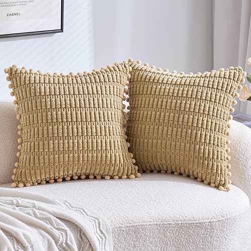 EMEMA Juego de 2 fundas decorativas de pana verde claro de 18 x 18 pulgadas con pompones de rayas bohemias suaves y modernas, decoración del hogar