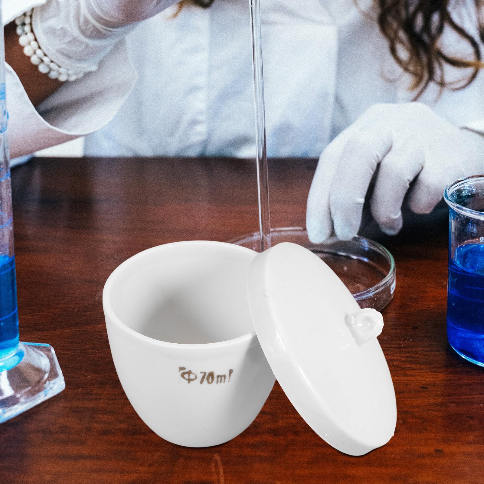 SECFOU Crogiolo Resistente alle Alte Temperature in Porcellana 70ml con Coperchio e Manico in Ceramica da Laboratorio per Uso Scientifico e Chimico