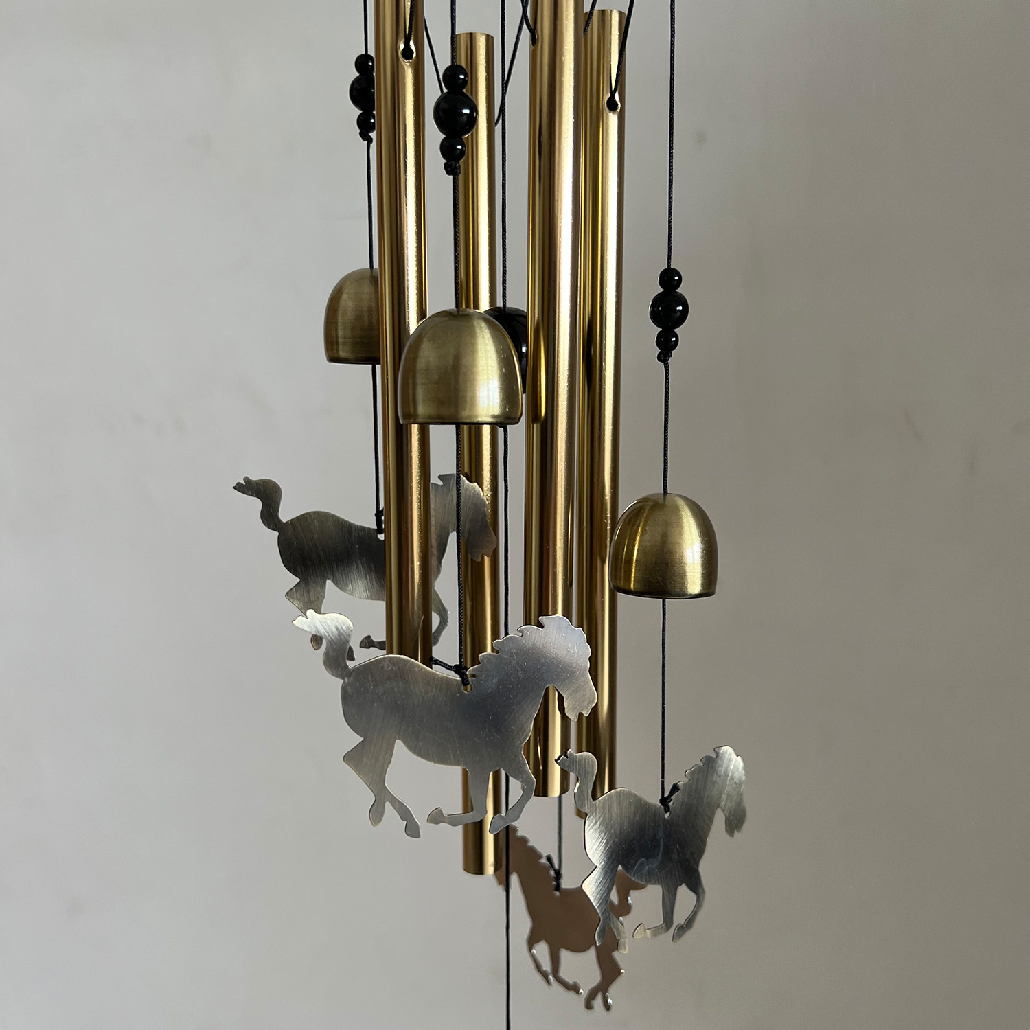 Carillon éolien Cheval Métal - 94cm Avec 4 Tubes Aluminium - Décoration Extérieur/intérieur - Cadeau Romantique