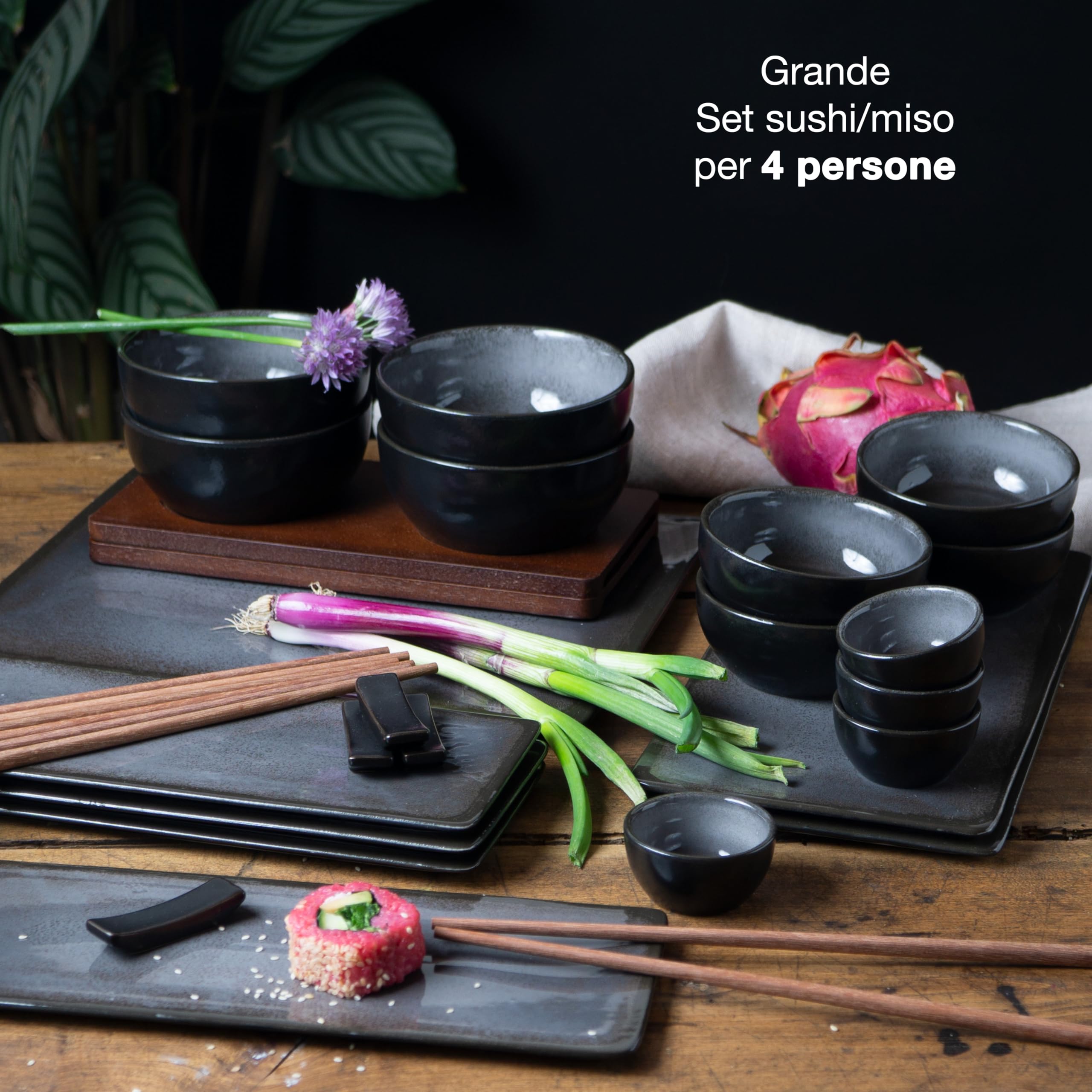 Moritz & Moritz Set Sushi Giapponese - Set Sushi per 4 Persone - 29 Pezzi Set per Servire il Sushi con 3 Piatti per Sushi - 4x Piatti Sushi Giapponesi, Ciotola per Miso, Ciotoline e Bacchette