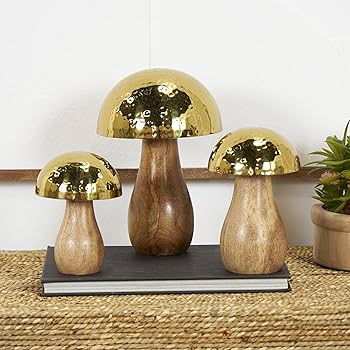 提梁壷 銅銭茶壺 工芸品 美術品 置物 A metal-mounted yixing red stoneware teapot, Qing dynasty