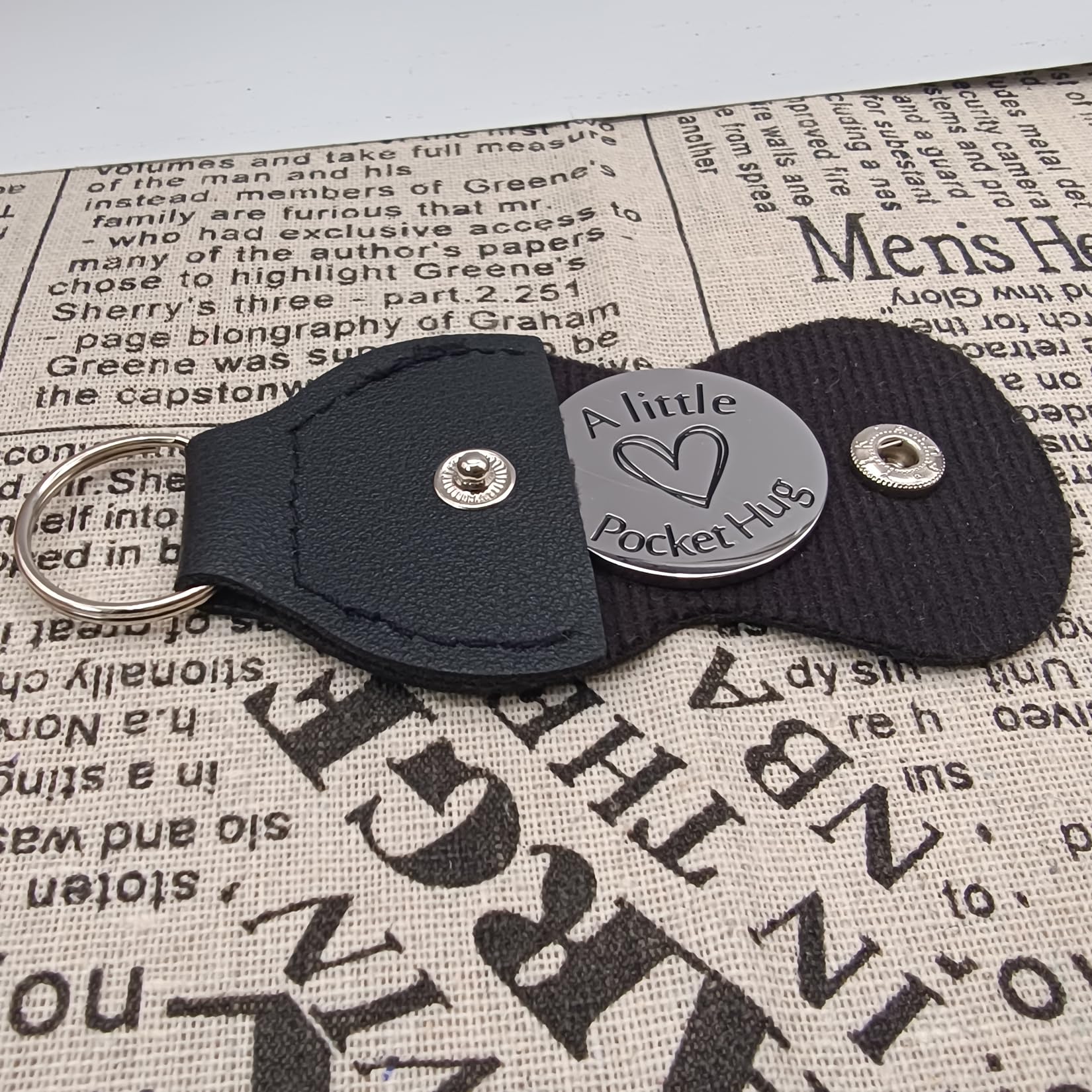 JJTZX Pocket Hug Token for Long Distance Relationship Gifts Miles Apart but Close at Heart United States Map Keychain
