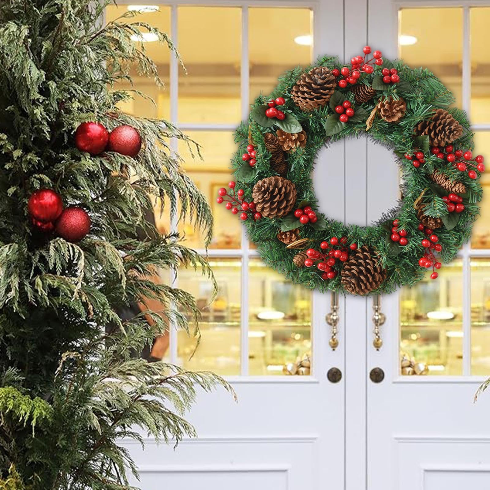 Couronne De Porte De Noël Décorations De Fêtes Artificielles | Couronne Décorative avec Baies Rouges et Cônes de Pin Pour Extérieur Intérieur Porche Fenêtre Cheminée Manteau