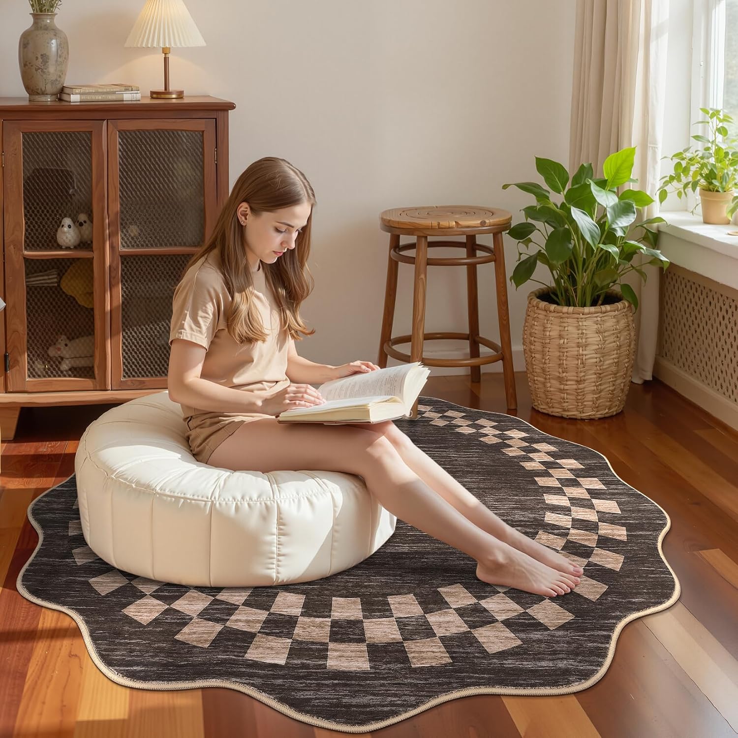 GarveeHome Scalloped Round Rug 4ft Modern Solid Color Circle Rugs Non Slip Low Pile Living Room Throw Carpat Washable Bedroom Scalloped Round Area Rug Stain Resistant Bordered Rug for Kitchen, Brown - Image 2